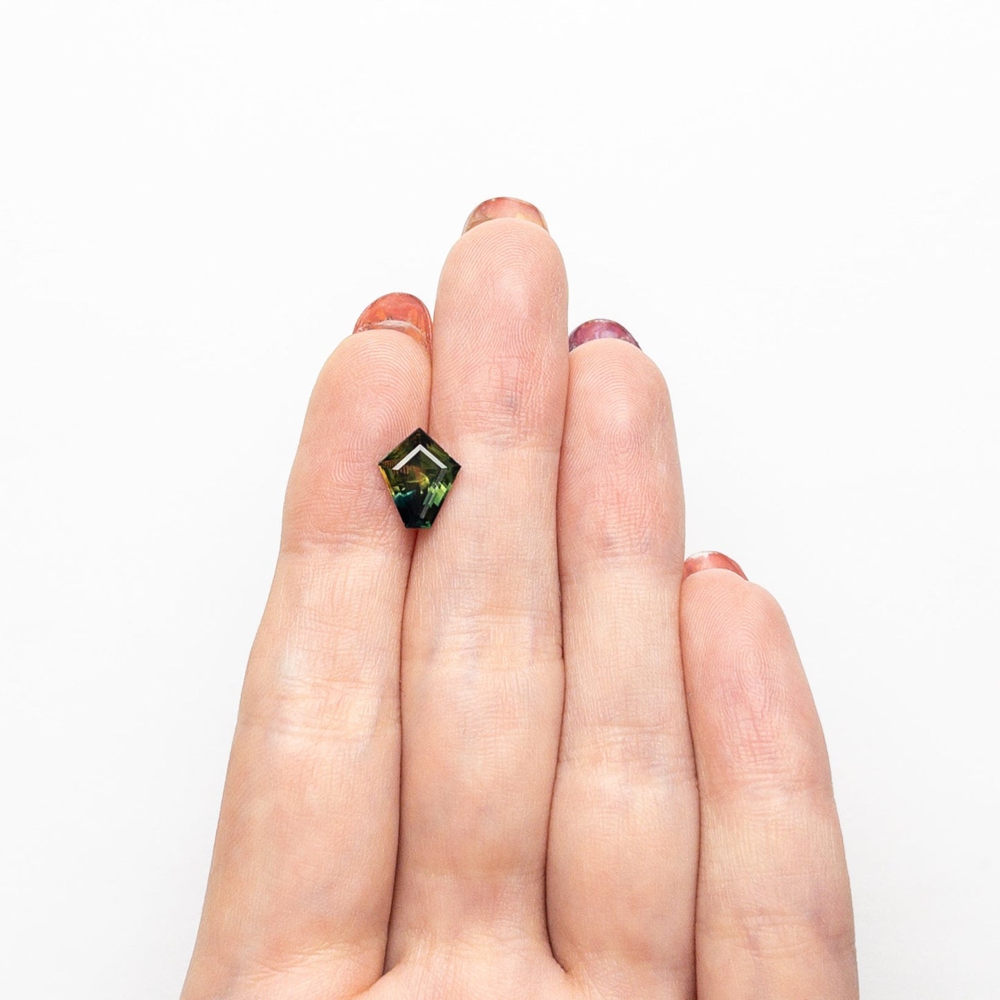 2.28ct 9.93x8.31x4.51mm シールドステップカットサファイア 25388-01