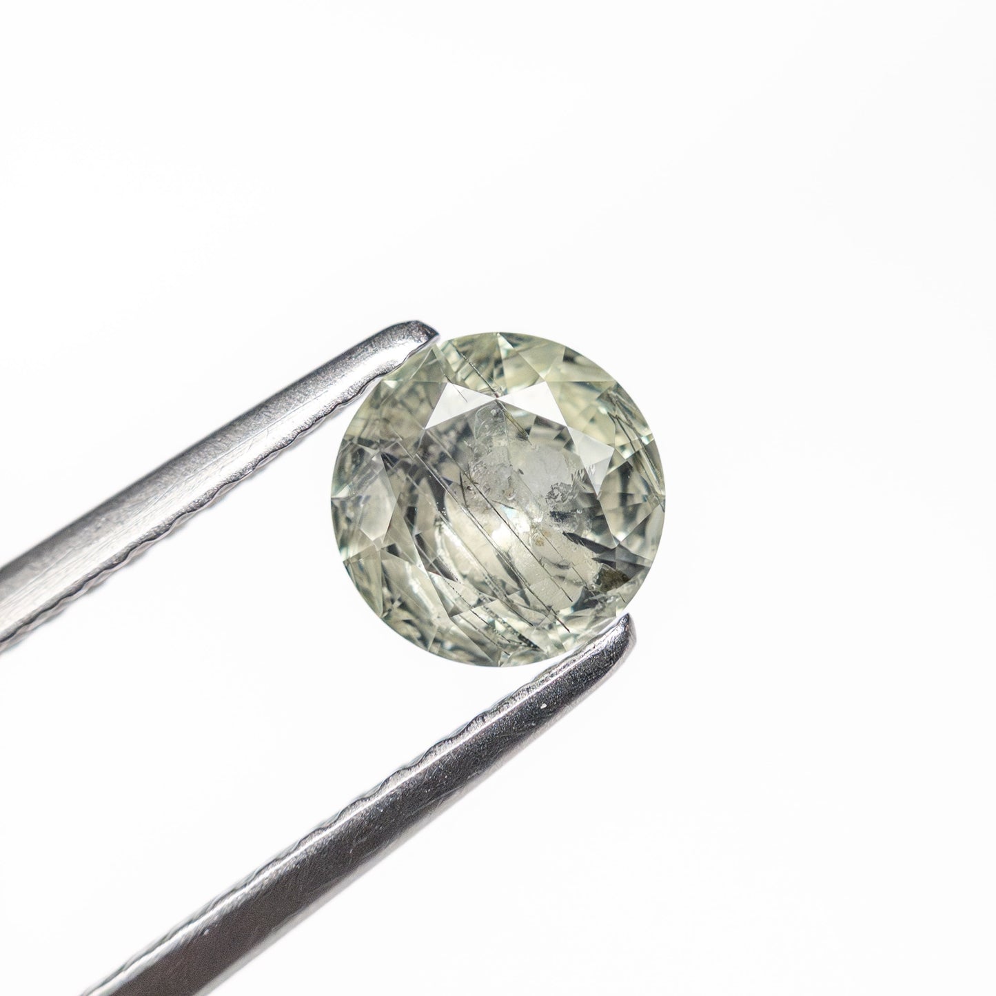 0.74ct 5.55x5.56x3.42mm ラウンドブリリアントサファイア 25416-01