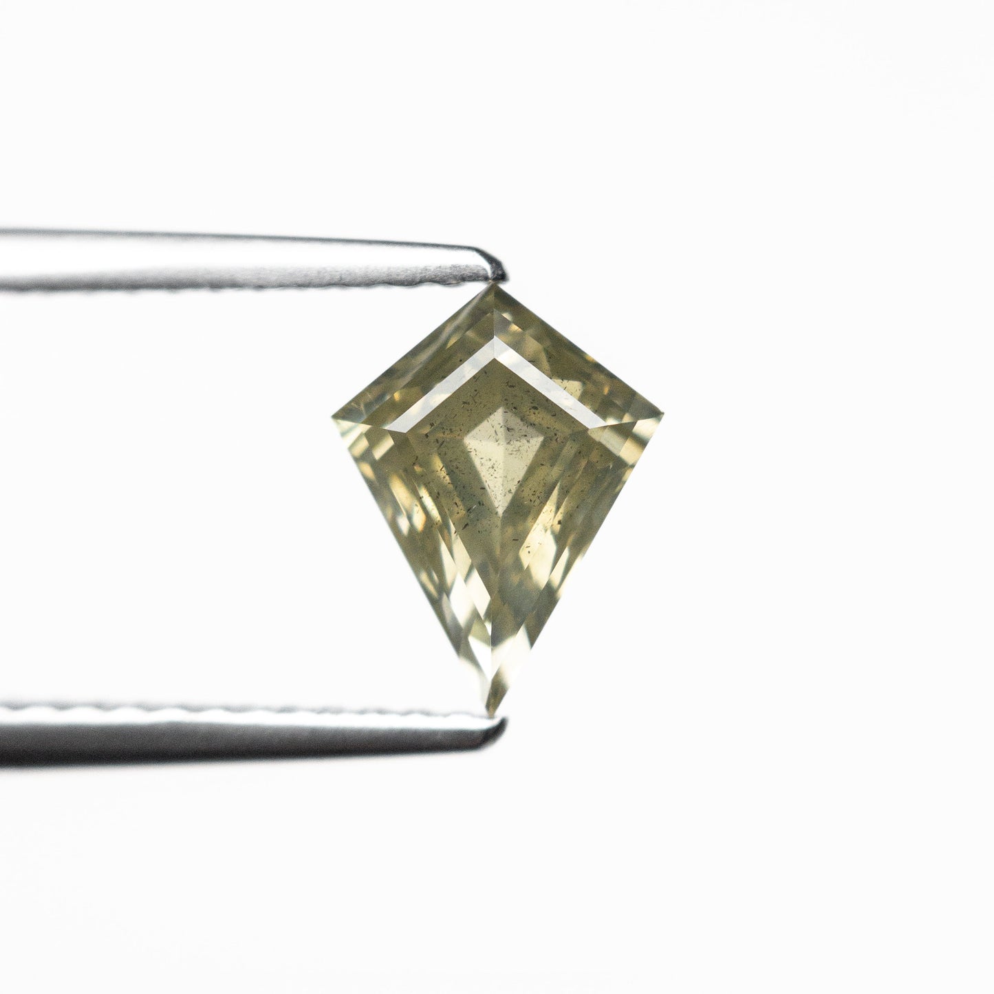 1.05ct 8.38x6.43x3.65mm カイトステップカット 25455-14