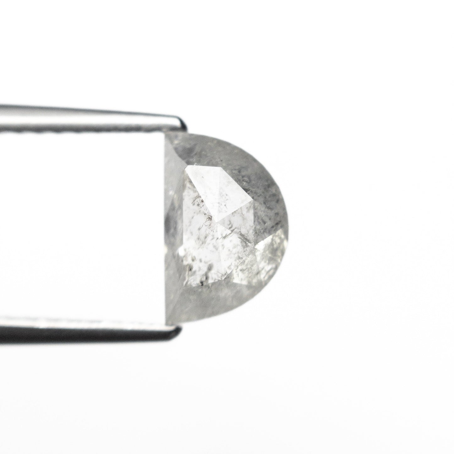 1.38ct 8.29x5.42x3.49mm ハーフムーン ローズカット 25458-01