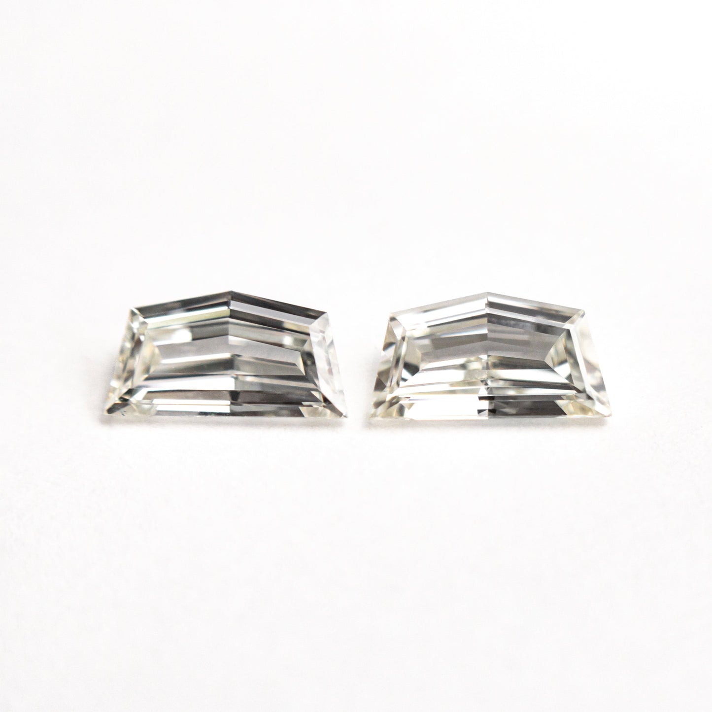 0.60cttw 2個 6.11x3.21x1.68mm 6.11x3.21x1.61mm VS J エポレット ステップカット マッチングペア 25517-01
