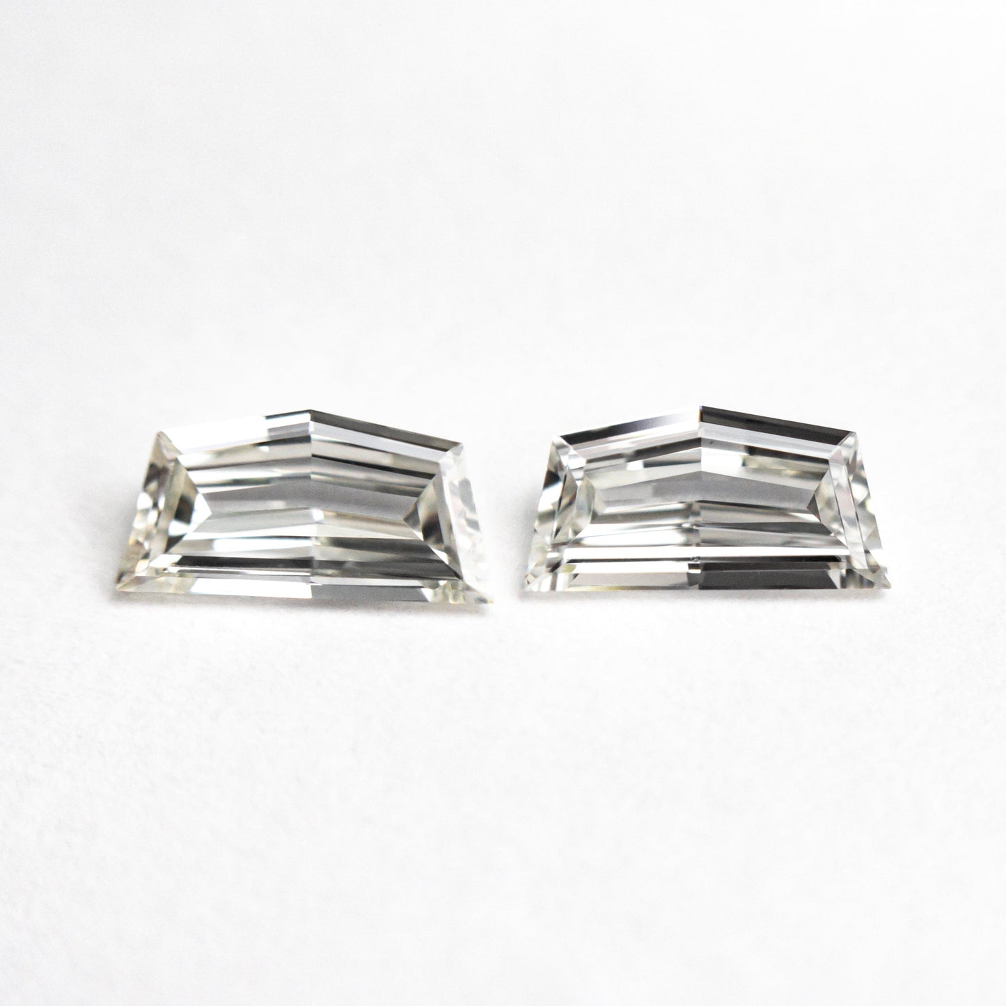 0.63cttw 2個 6.75x3.40x1.50mm 6.62x3.33x1.57mm VVS HI エポレット ステップカット マッチングペア 25519-01