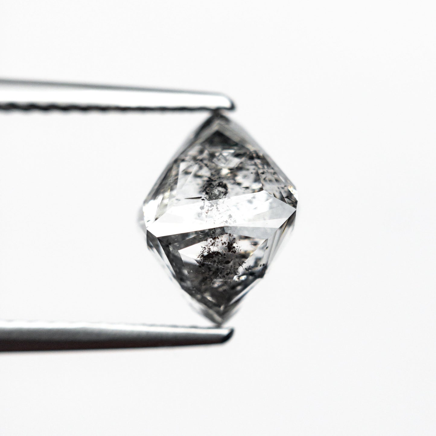 3.89ct 8.91x8.61x6.82mm 八面体 🇨🇦 25565-01