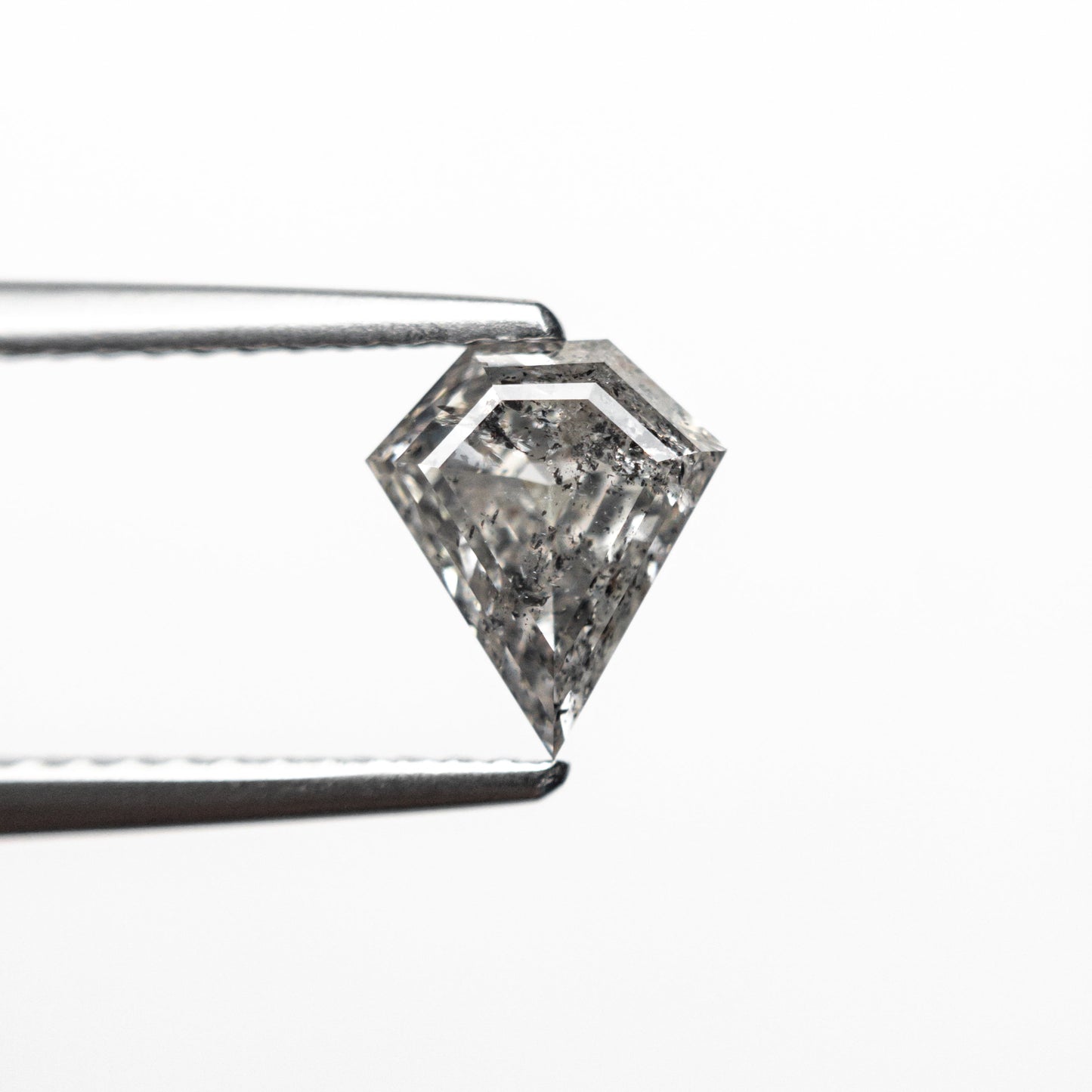 1.06ct 7.18x6.22x4.00mm シールド ステップ カット 🇨🇦 25627-01