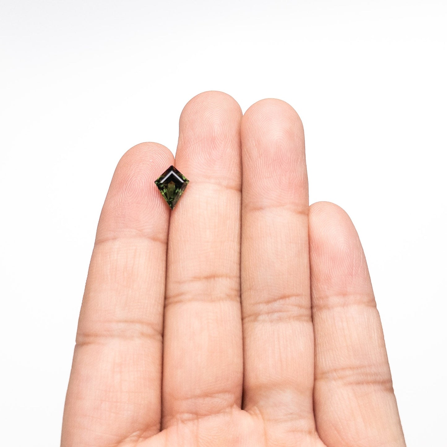 2.13ct 10.18x7.94x4.91mm カイトステップカットサファイア 25736-01