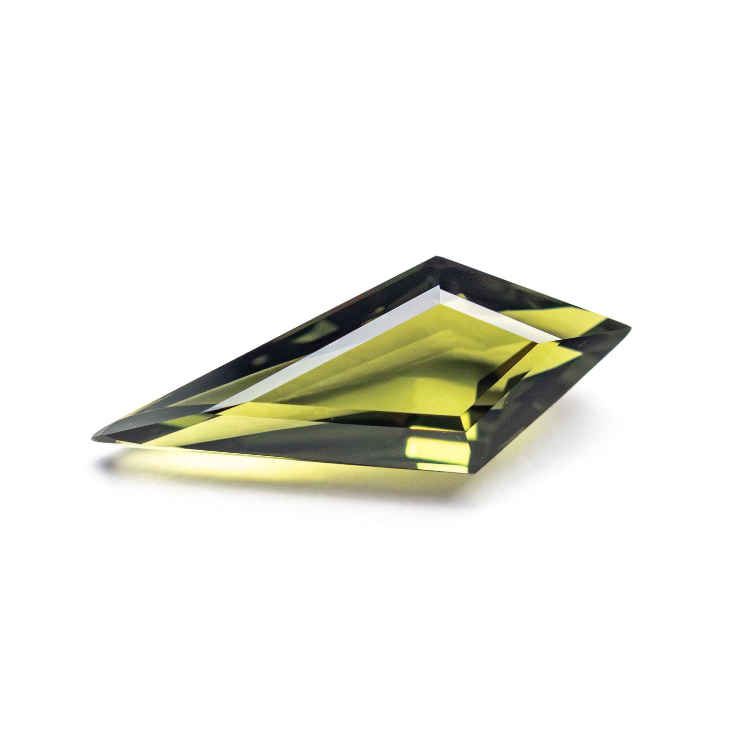 1.26ct 12.63x5.08x3.16mm カイトステップカットサファイア 25739-02
