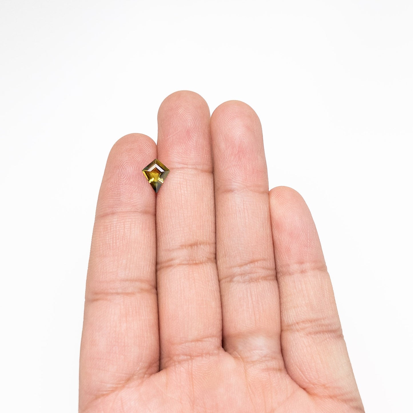 1.10ct 9.56x7.80x3.22mm カイトステップカットサファイア 25767-01