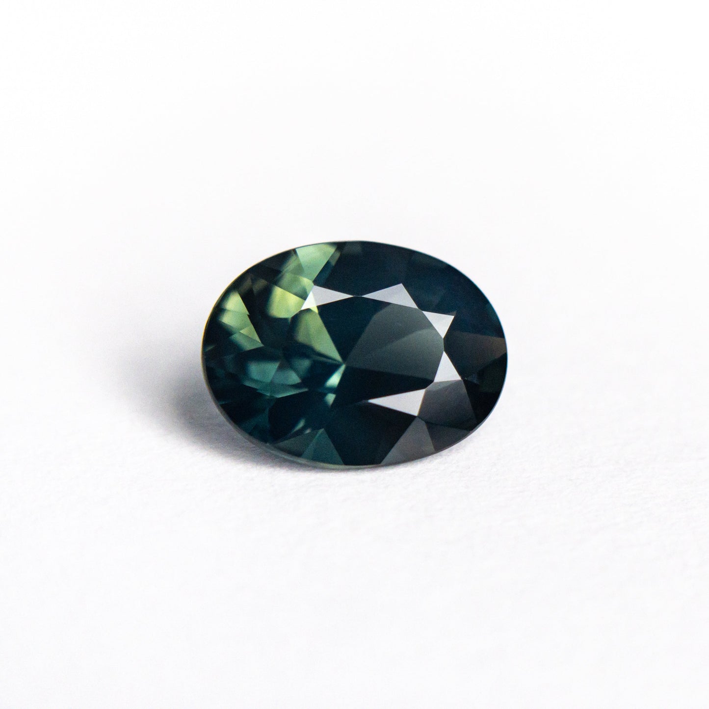 1.30ct 8.06x5.97x3.74mm オーバル ブリリアント サファイア 25782-07