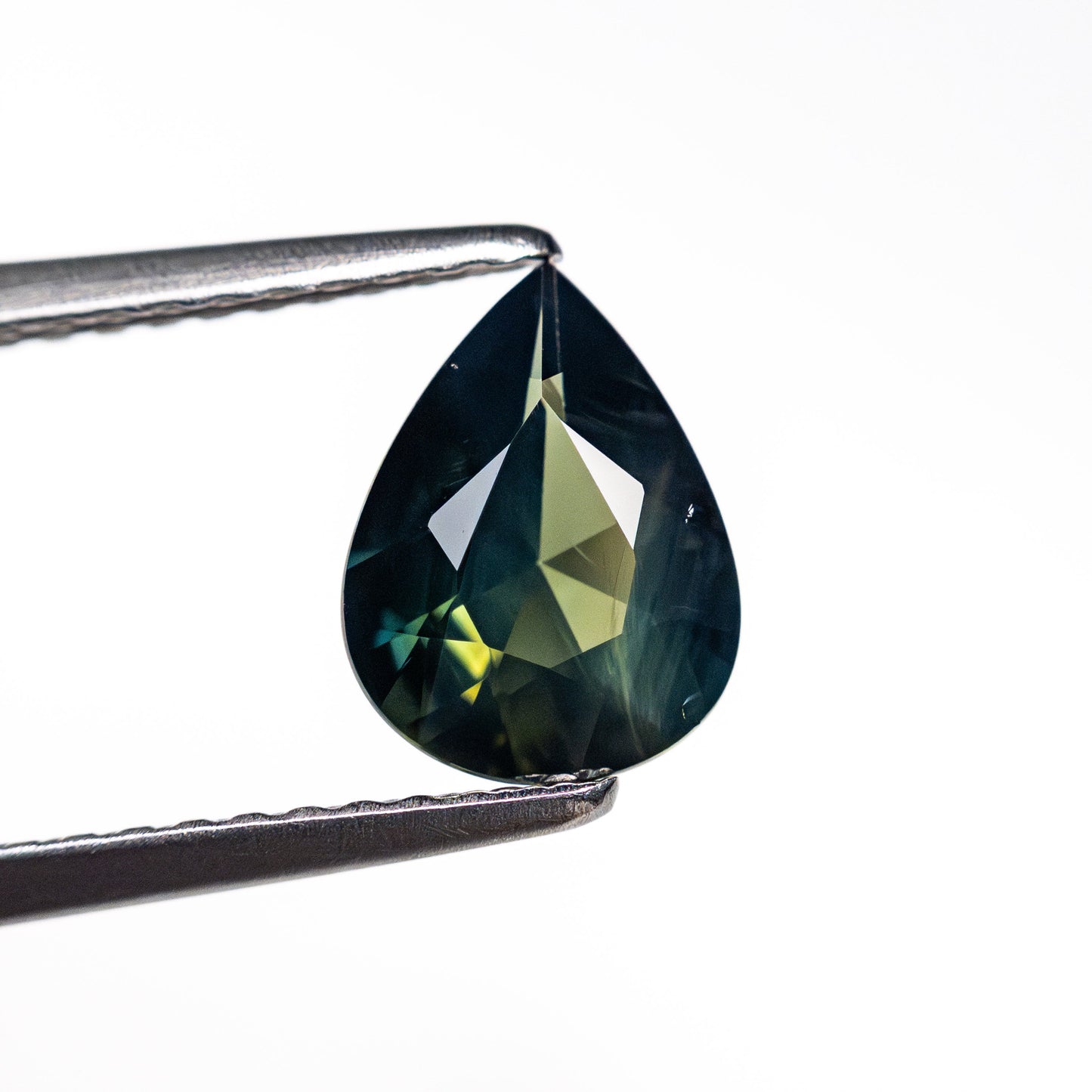 1.05ct 8.08x6.15x3.21mm ペア ブリリアント サファイア 25783-12