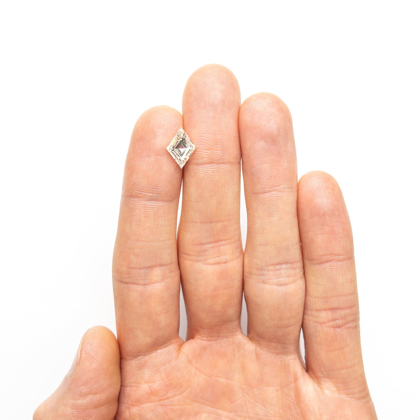 2.12ct 11.62x8.29x4.22mm GIA SI2 N ロゼンジ ステップ カット 25913-01