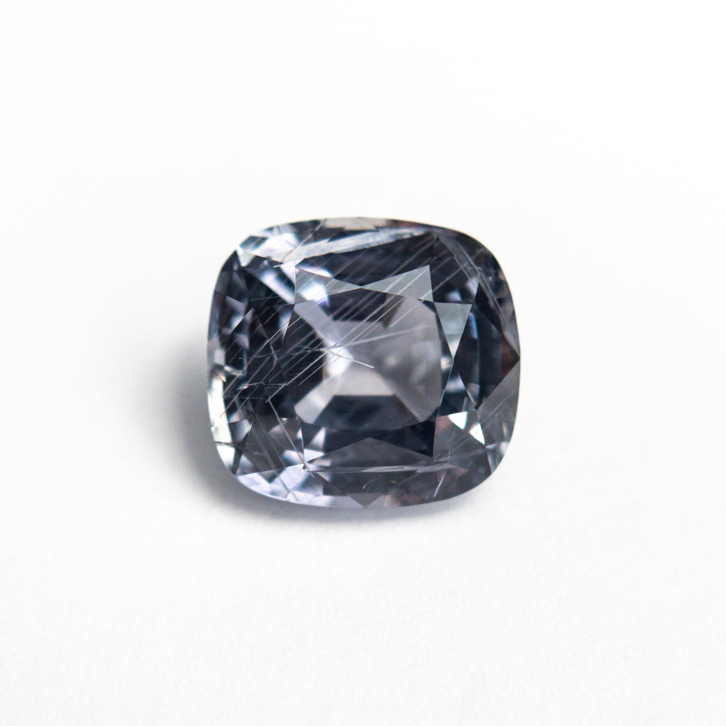 2.56ct 7.95x7.37x4.92mm クッションブリリアントサファイア 25938-01