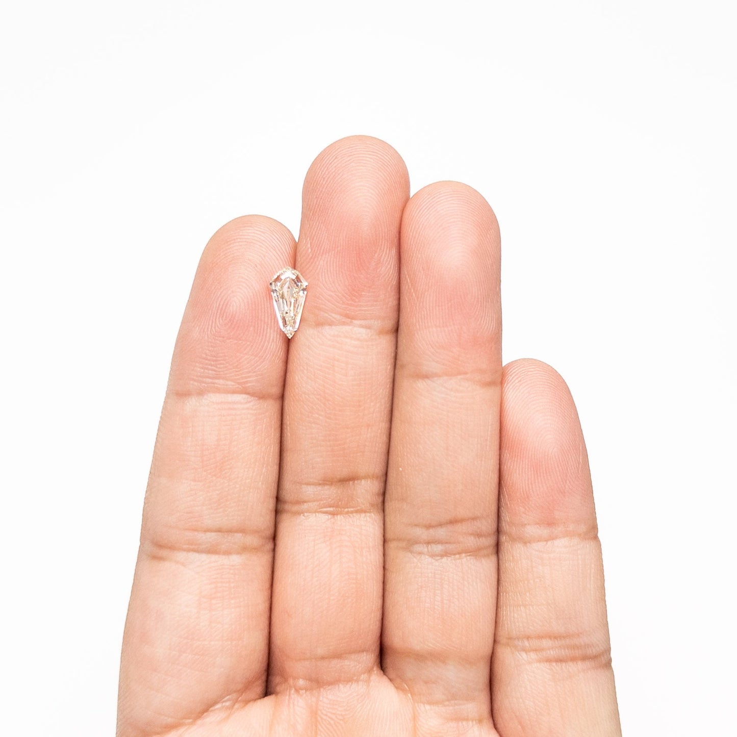 1.02ct 10.15x5.35x3.01mm VVS2 MN シールド ステップカット 25957-01