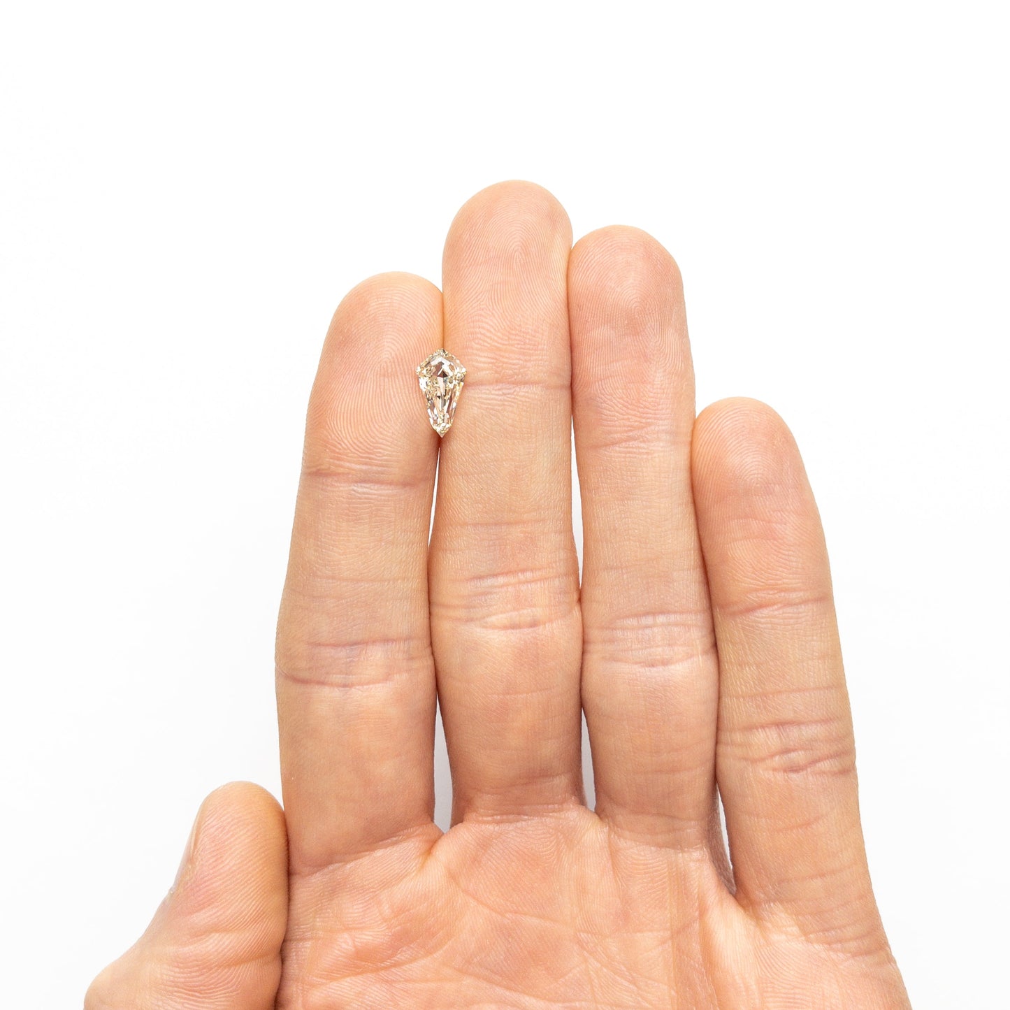 1.51ct 10.90x6.18x3.57mm VVS1 MN シールド ステップカット 25958-02