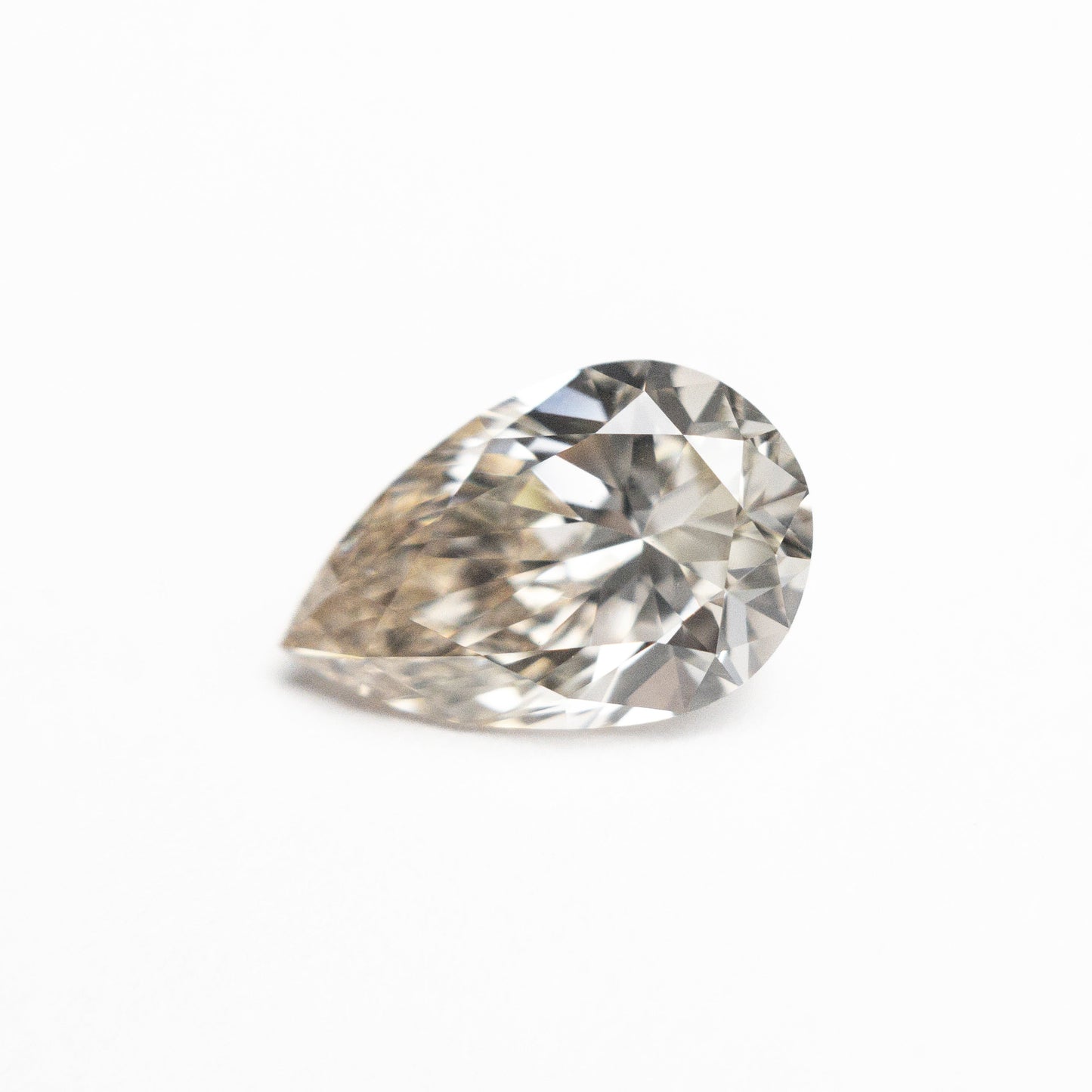 1.50カラット 9.79x6.34x4.04mm VVS2 UV ペアーブリリアント 🇨🇦 26118-01