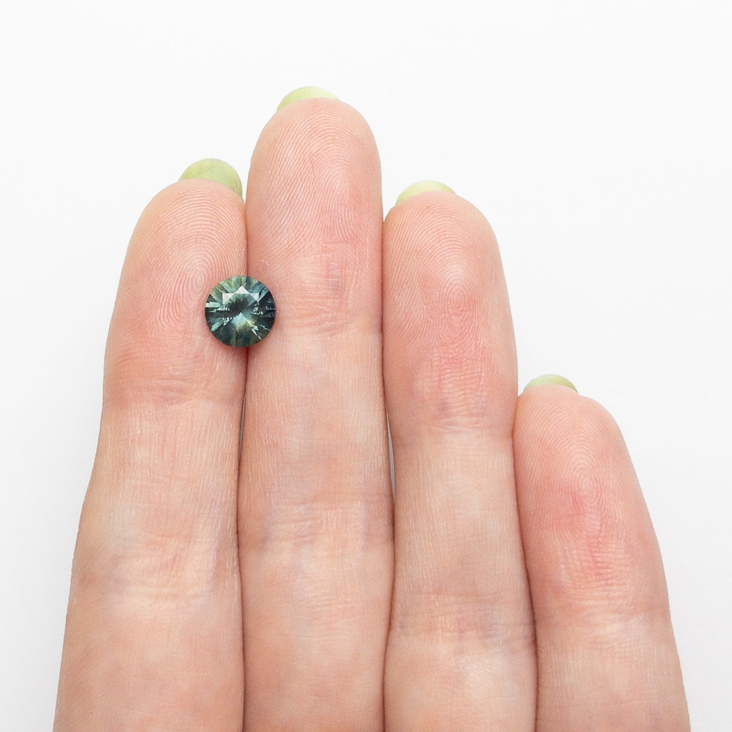 1.63ct 7.02x6.99x4.63mm Round Brilliant Sapphire 26524-13