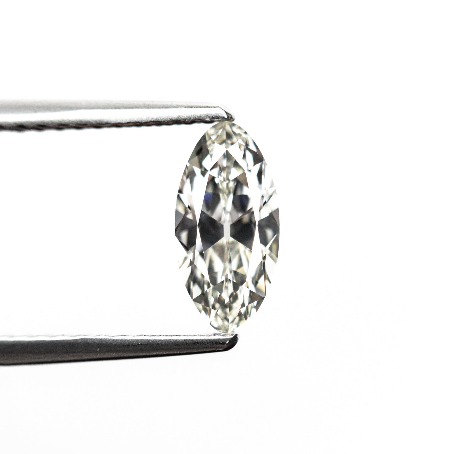 0.71ct 8.84x4.37x2.80mm VVS2 K モダンアンティーク ムーバルブリリアント 26540-02