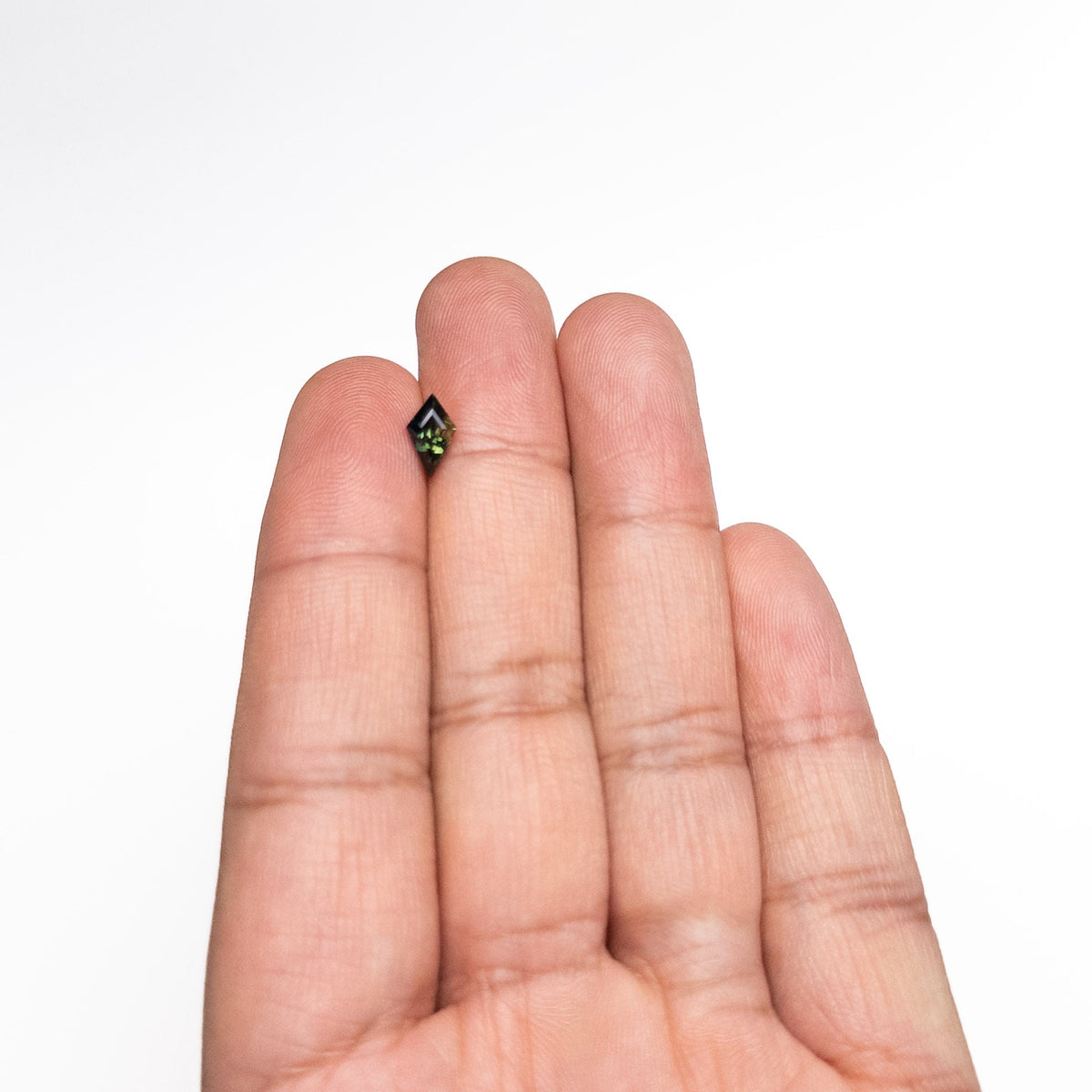 0.96ct 8.56x5.08x4.36mm カイトステップカットサファイア 26730-02