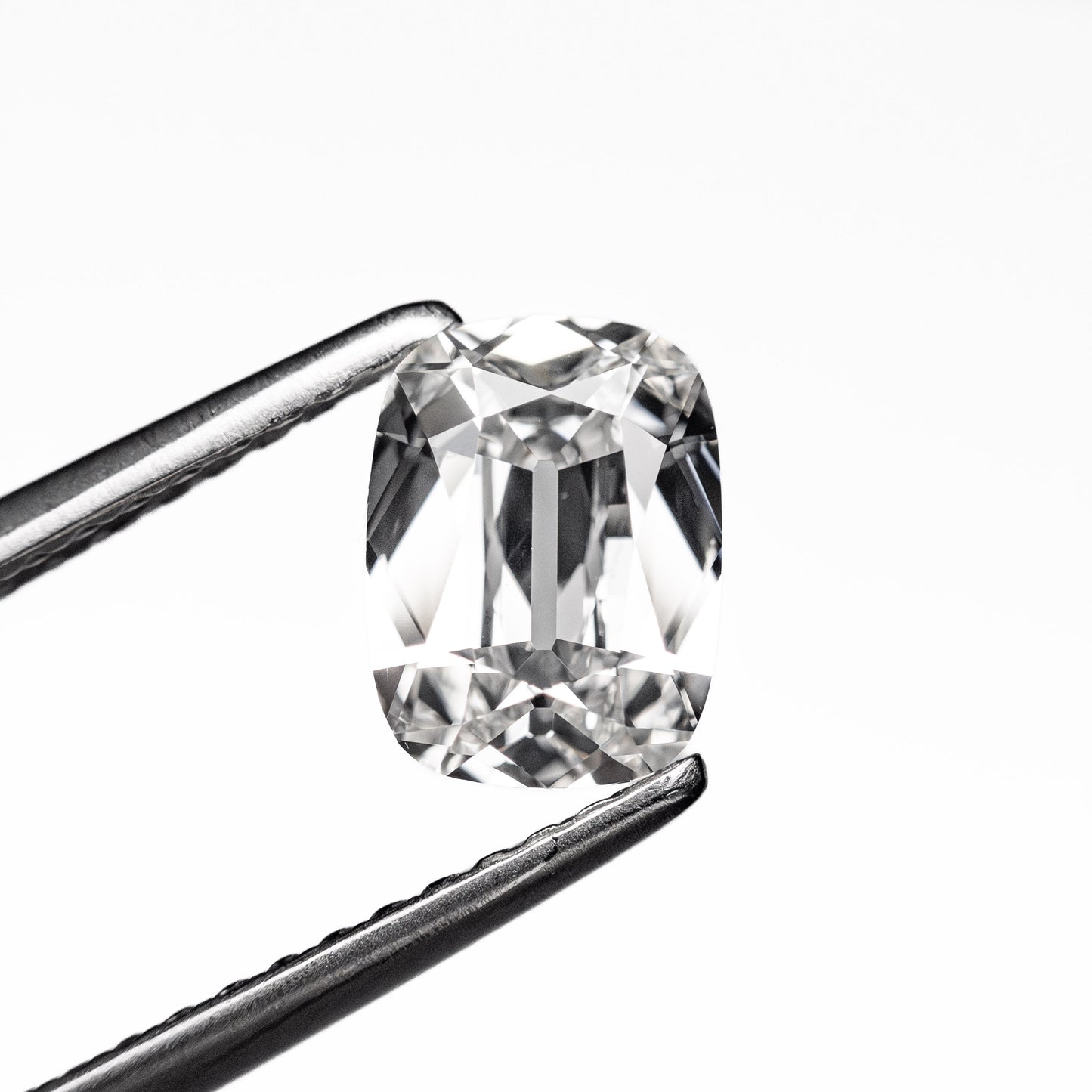 1.01ct 7.08x6.29x3.00mm VVS2 F モダンアンティーク オールドマインカット 26744-02