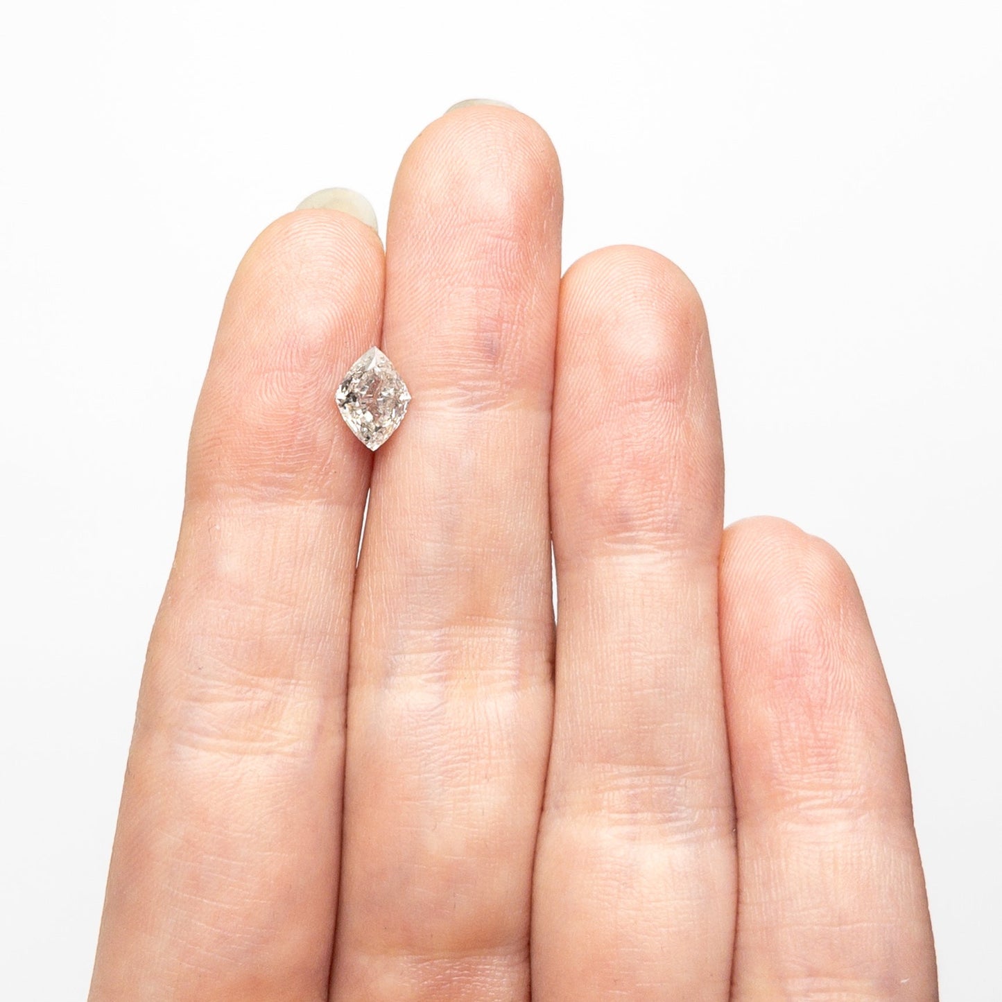0.94カラット 7.89x5.75x3.15mm ロゼンジブリリアント 🇨🇦 26905-01
