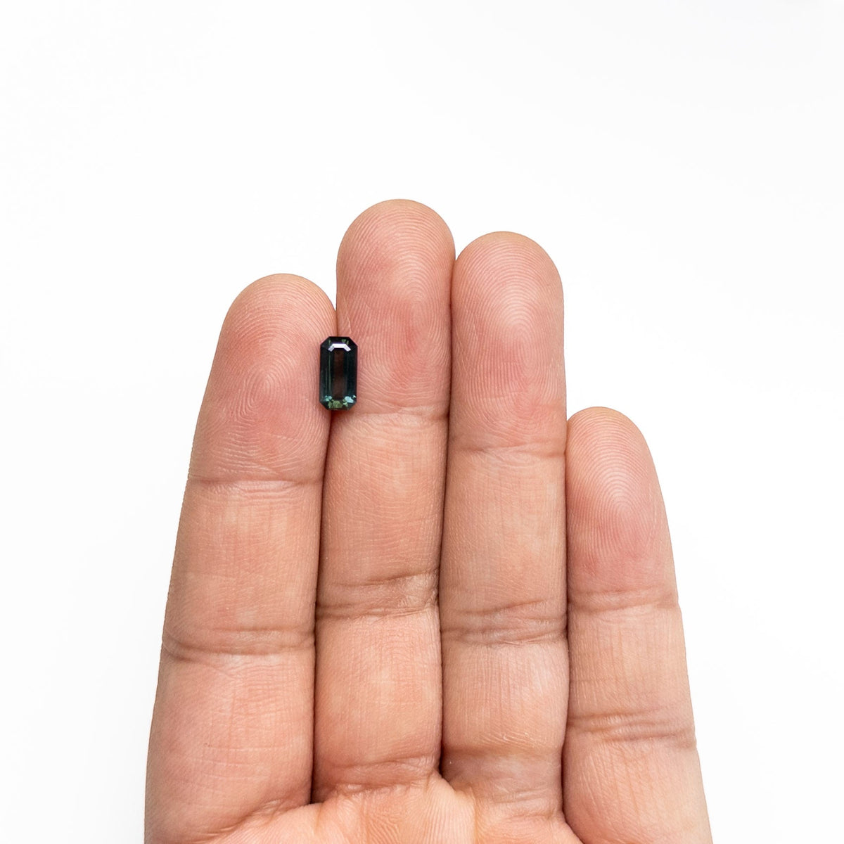 1.56ct 9.24x4.71x3.35mm カットコーナーストーン レクタングル ステップカット サファイア 27155-01