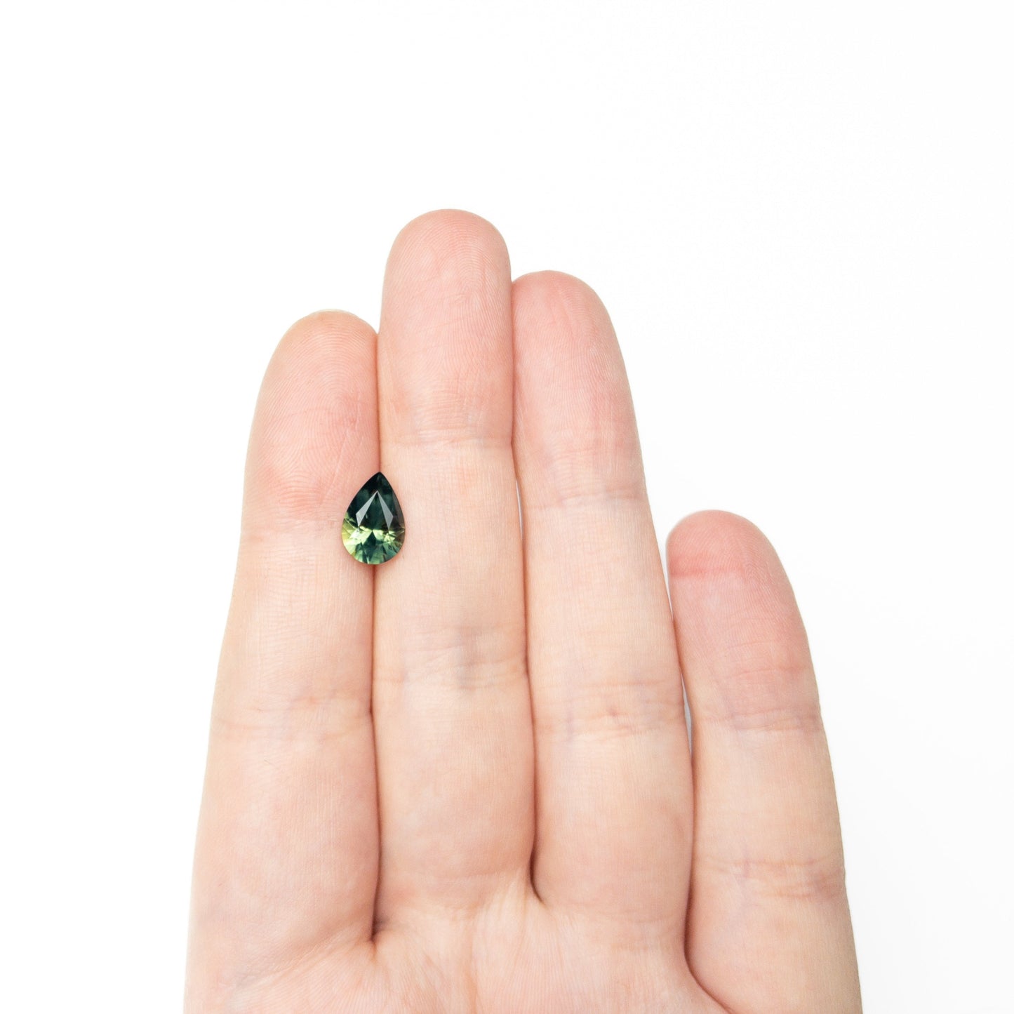 2.11カラット 10.29x7.03x4.70mm ペアシェイプ ブリリアントサファイア 27308-01