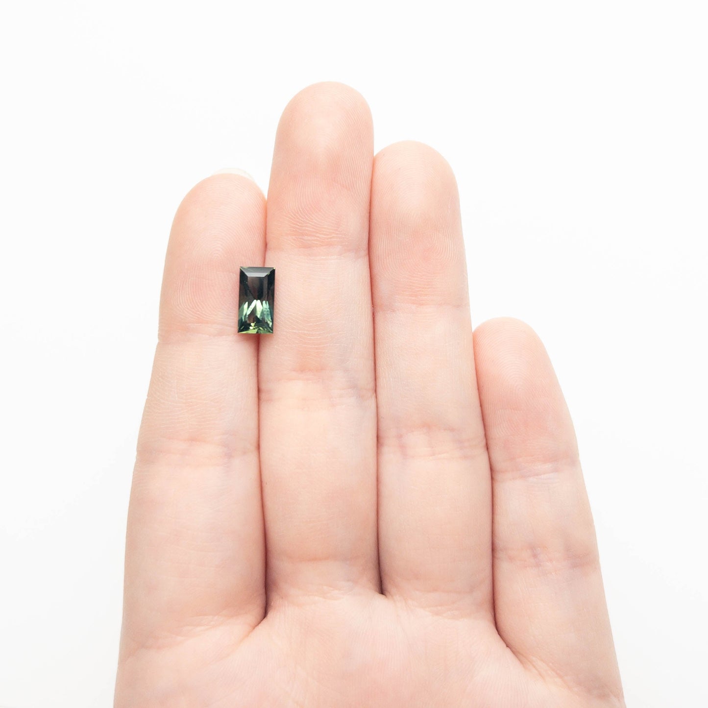 2.18カラット 9.85x5.29x4.36mm レクタングルステップカットサファイア 27324-01