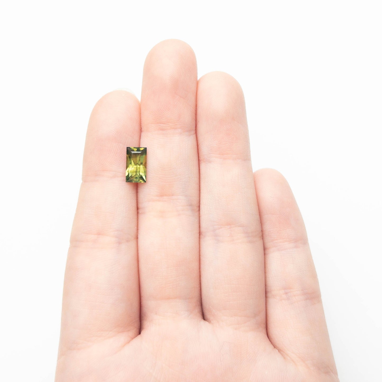 2.18カラット 9.56x5.44x4.30mm レクタングルステップカットサファイア 27324-03
