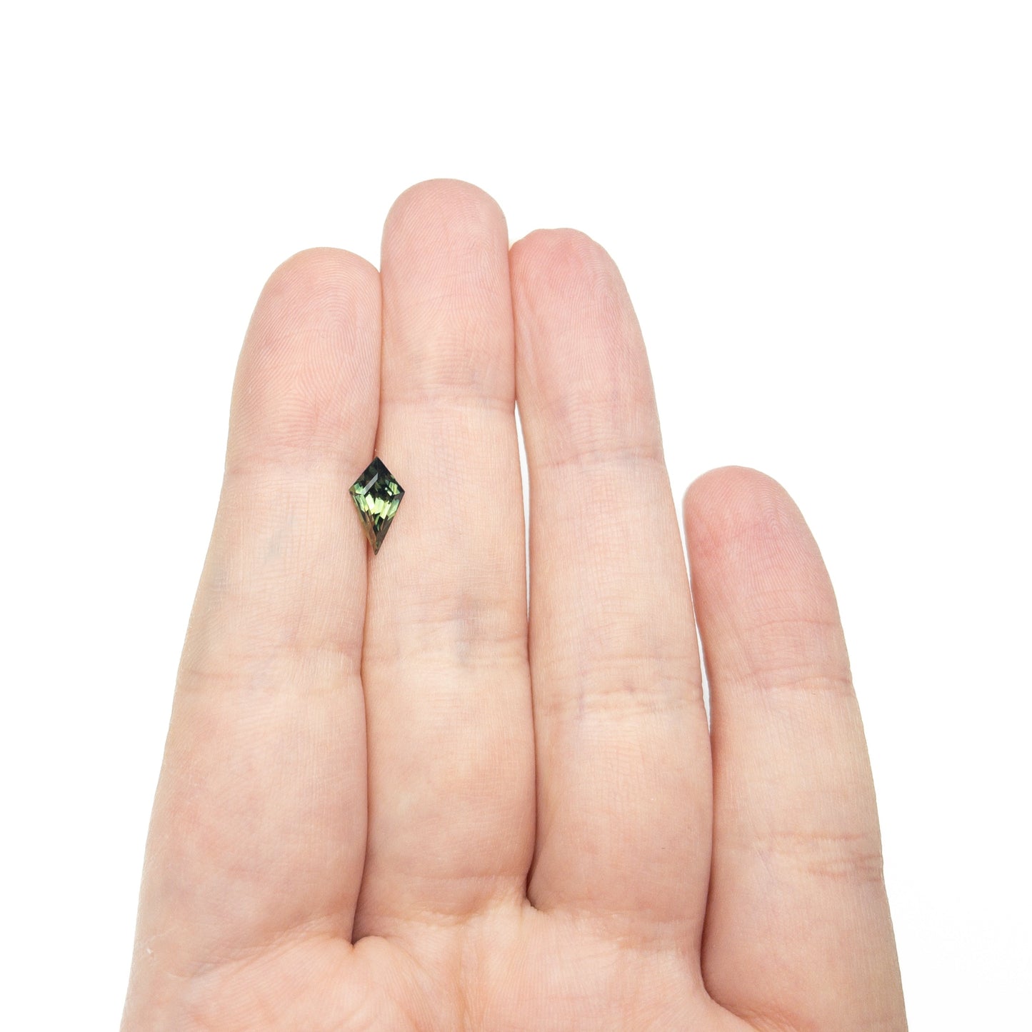 1.14カラット 9.93x5.33x4.04mm カイトステップカットサファイア 27326-01