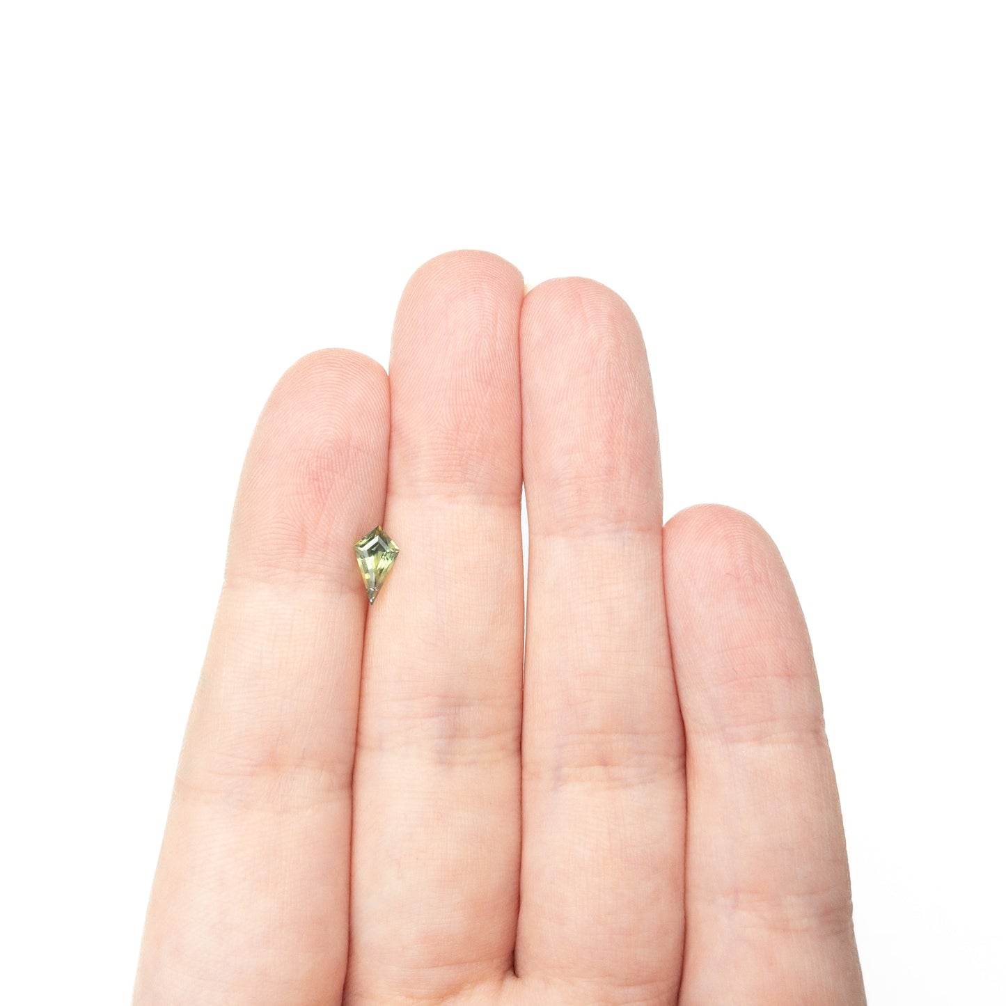 0.60ct 8.29x4.45x3.00mm カイトステップカットサファイア 27336-17