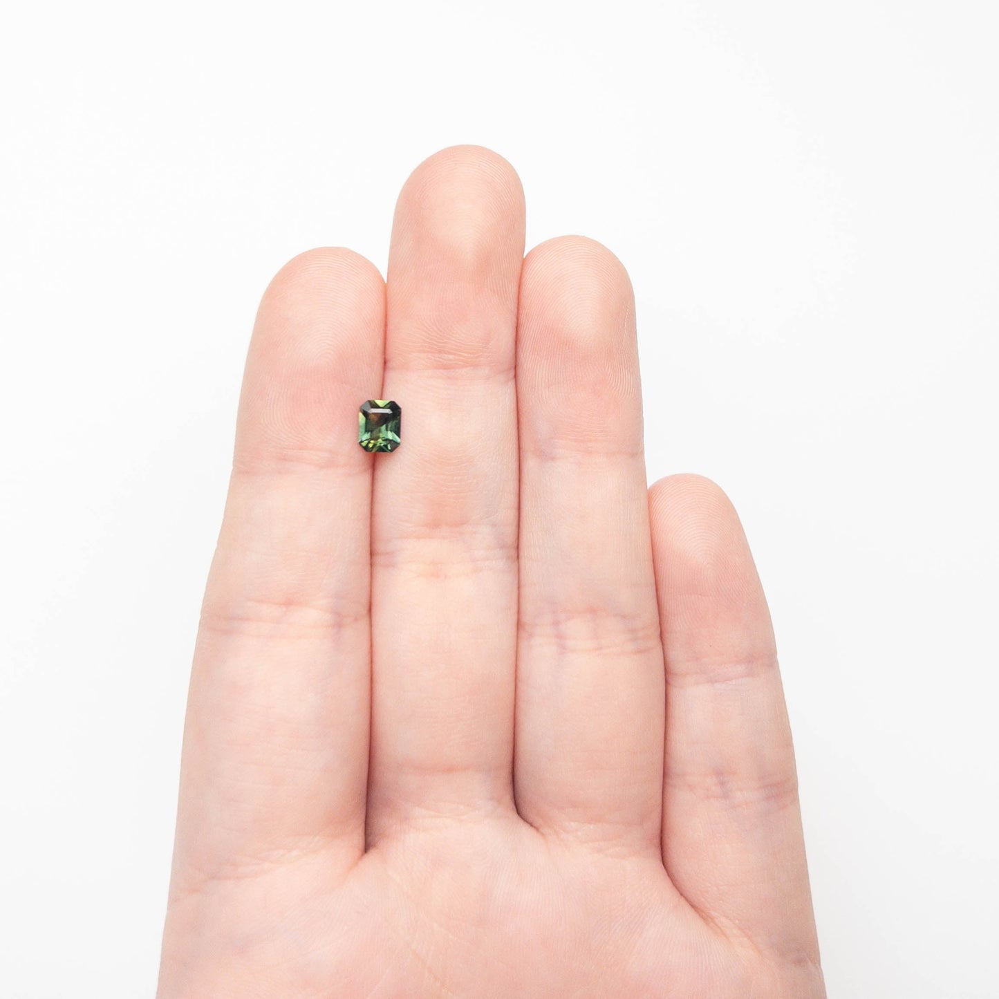 0.69ct 5.89x4.67x2.82mm コーナーカット レクタングル ステップカット サファイア 27336-28