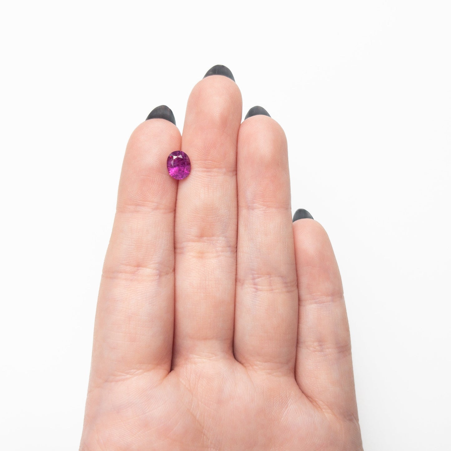 1.79ct 7.56x6.21x4.57mm Oval Brilliant Sapphire 27957-36
