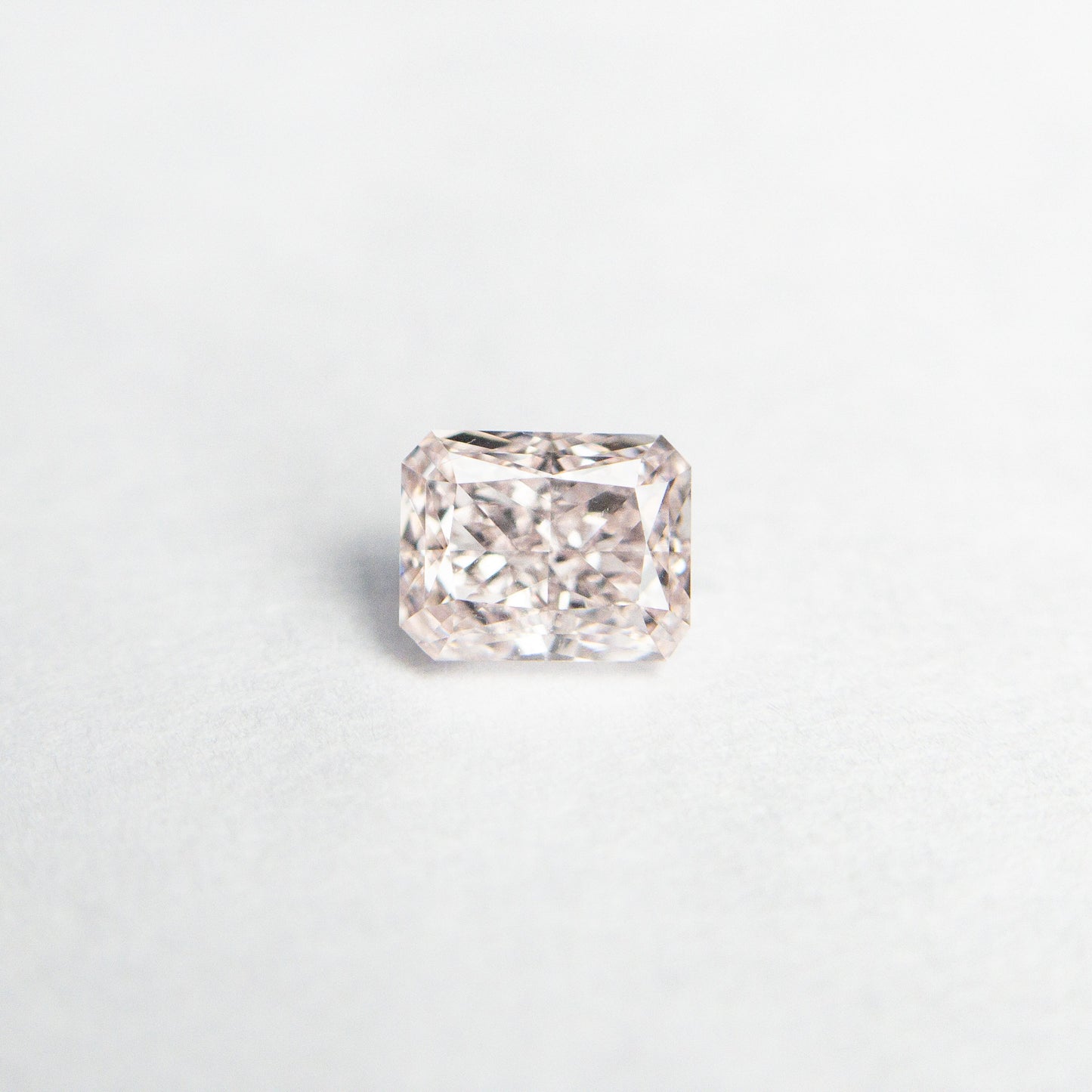 0.31ct 4.24x3.36x2.27mm GIA SI1 ファンシー ピンク カット コーナー レクタングル ブリリアント 24095-01