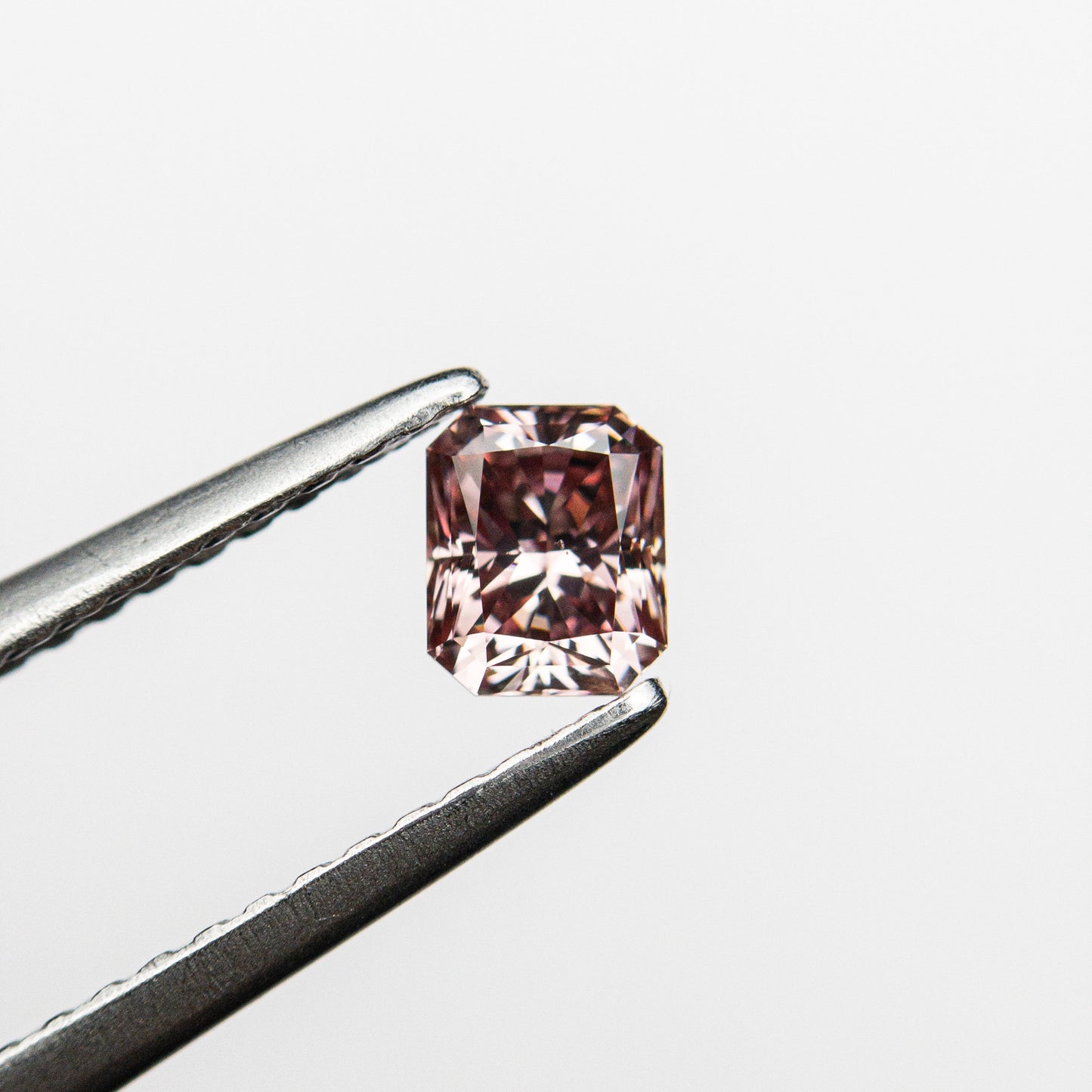 0.35ct 4.40x3.60x2.73mm GIA SI1 ファンシー ディープ ピンク カット コーナー レクタングル ブリリアント 24155-01