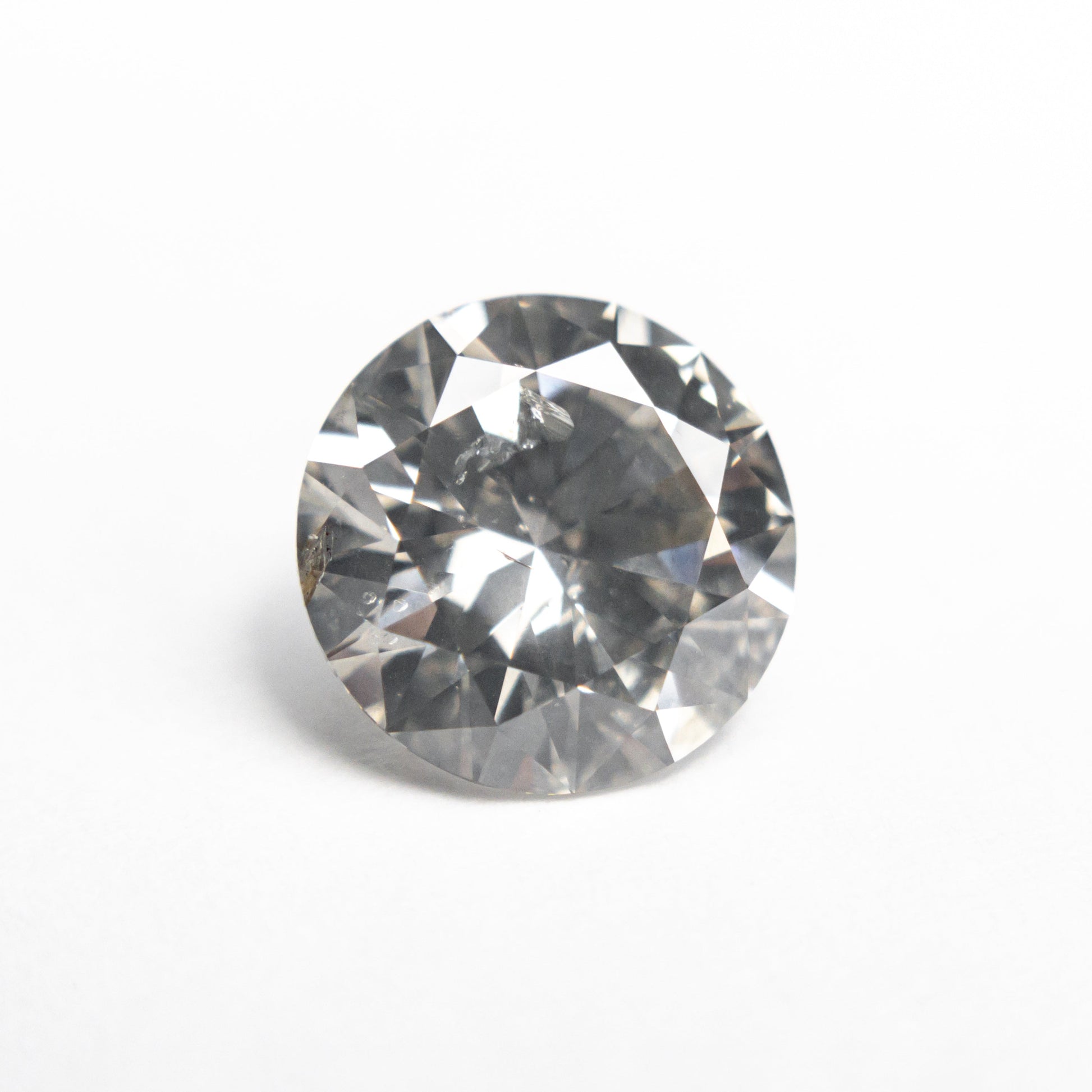 2.13ct 8.46x8.44x4.90mm ファンシー グレー ラウンド ブリリアント 18268-01