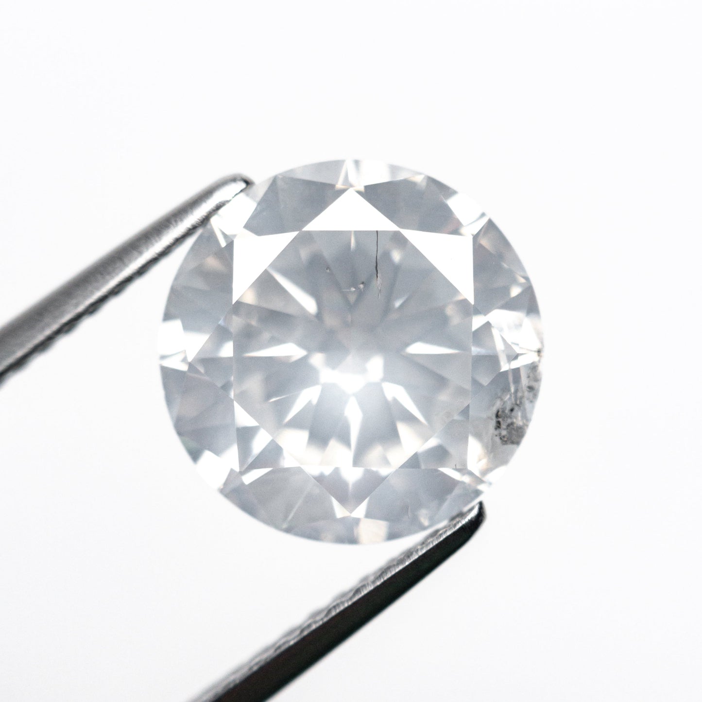 3.84ct 10.16x10.12x5.81mm ファンシー ホワイト ラウンド ブリリアント 18722-01