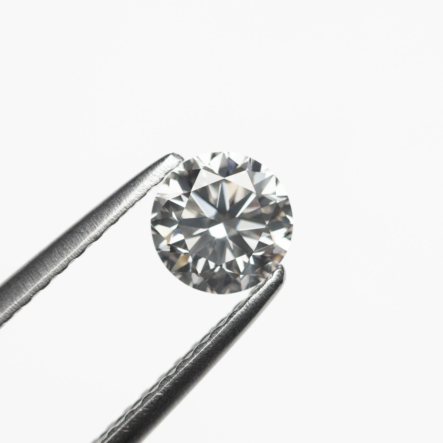 0.60ct 5.20x5.18x3.32mm ファンシー グレー ラウンド ブリリアント 18968-21