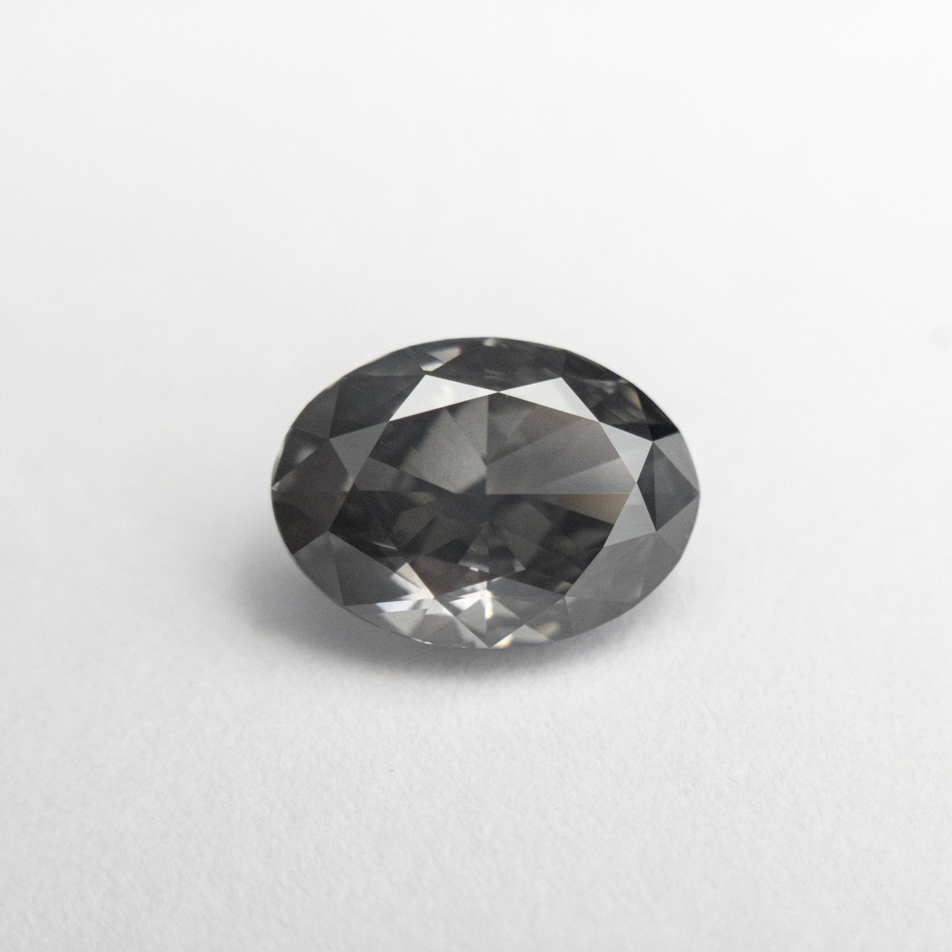 1.55ct 8.56x6.22x3.78mm GIA I1 ファンシー グレー オーバル ブリリアント 19266-01