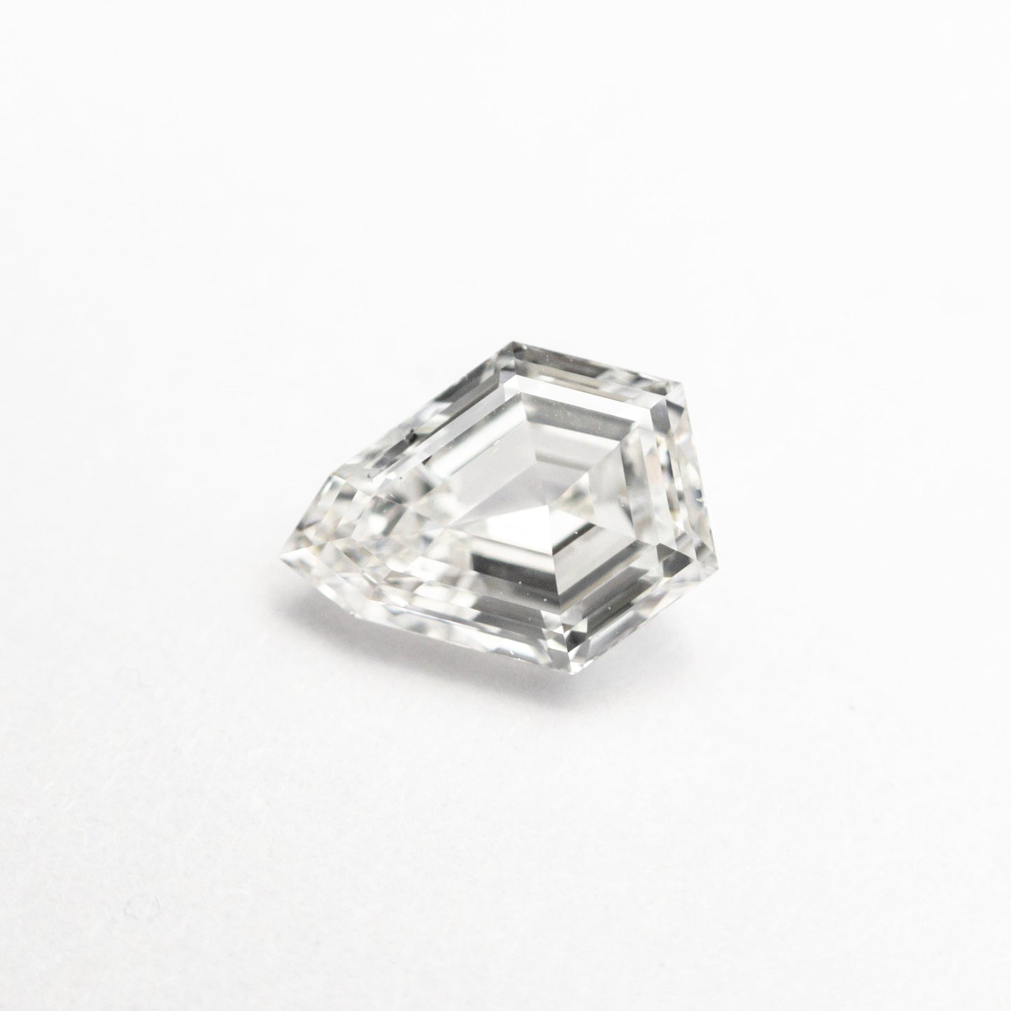 0.70ct 6.85x5.38x2.80mm SI1 G シールド ステップカット 19438-18