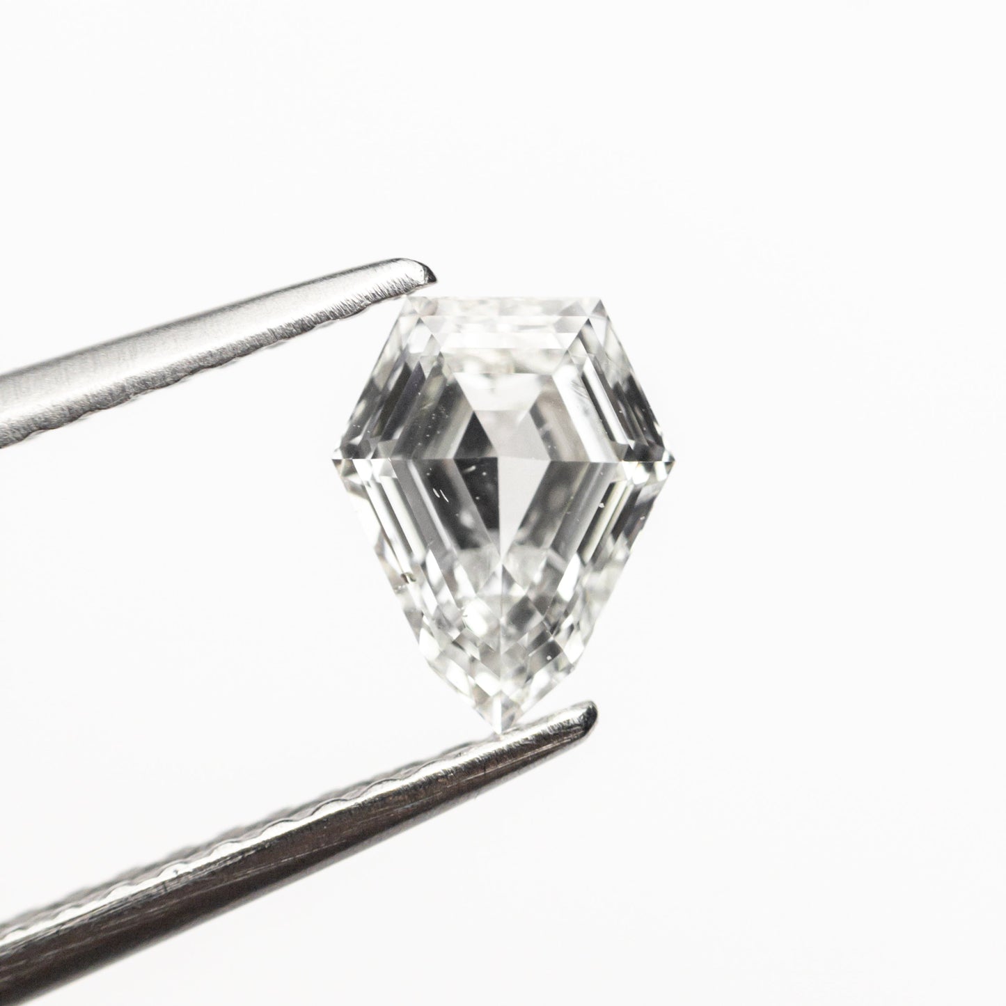 0.70ct 6.85x5.38x2.80mm SI1 G シールド ステップカット 19438-18