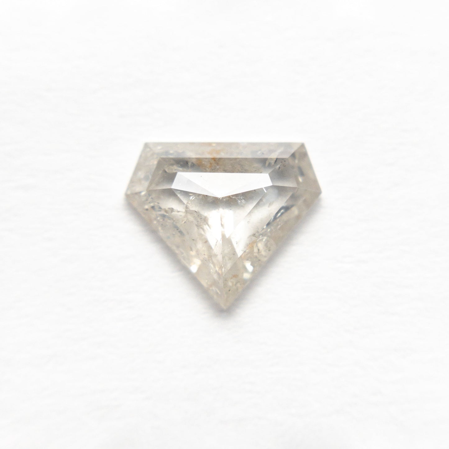 0.97ct 7.01x8.27x2.36mm シールド ローズカット 19617-06