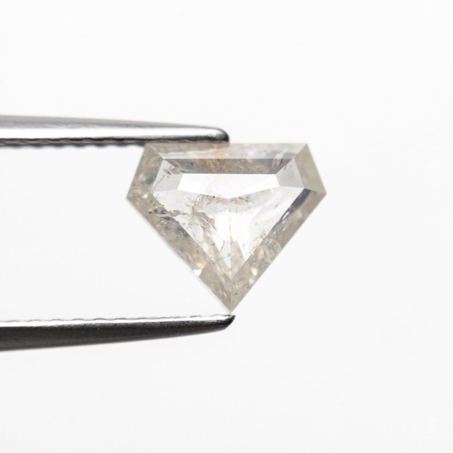 0.97ct 7.01x8.27x2.36mm シールド ローズカット 19617-06