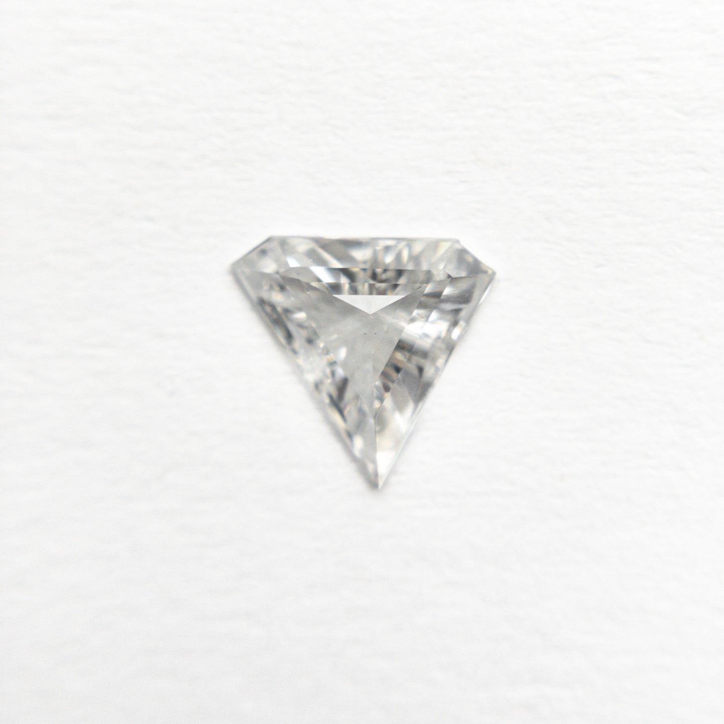 0.42ct 6.40x6.80x2.14mm SI2 F シールド ステップカット 19677-01