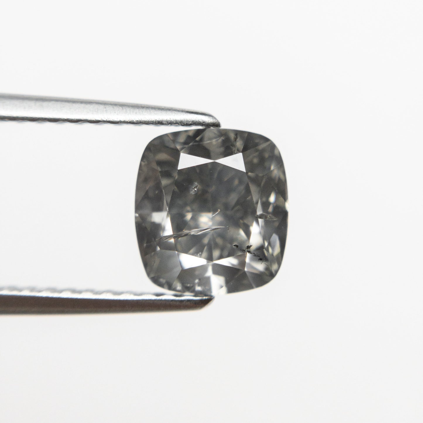 2.04ct 7.15x6.65x4.83mm ファンシー グレー クッション ブリリアント 19911-02