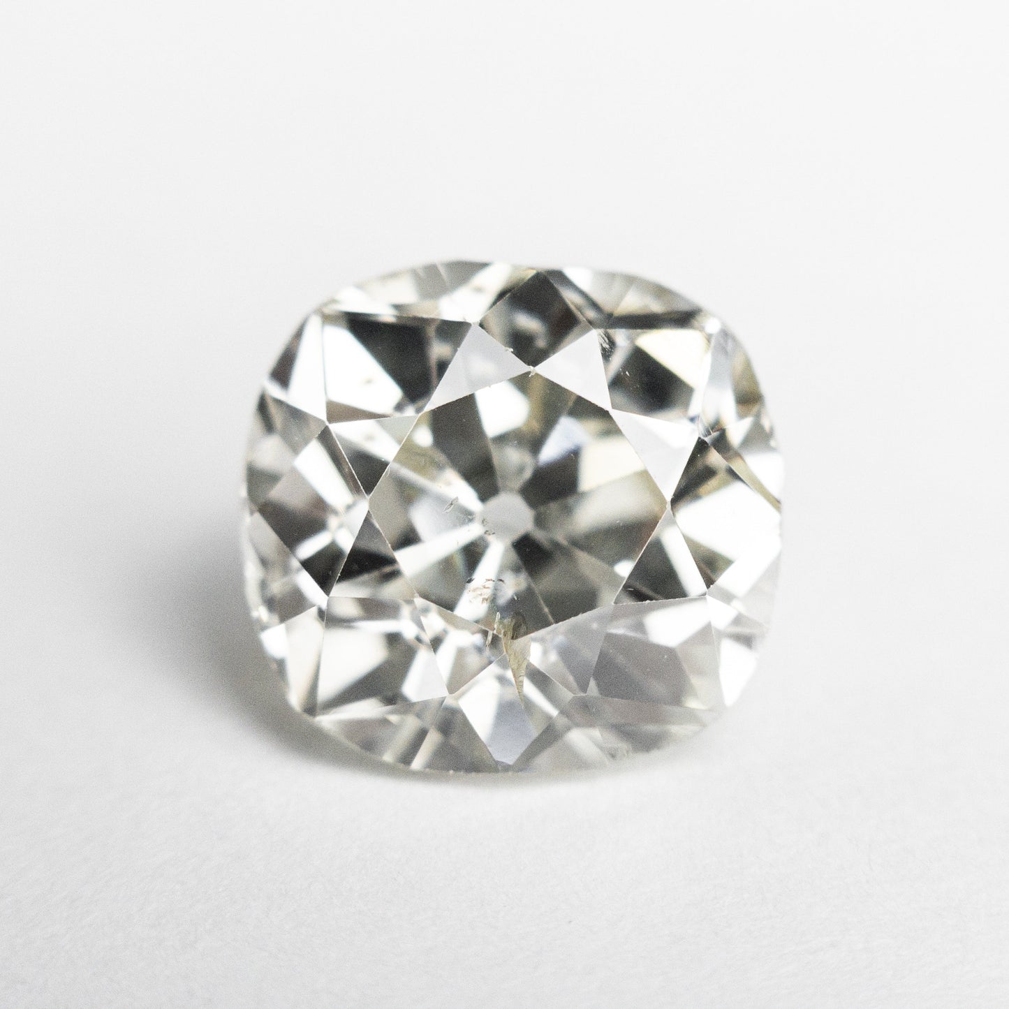 3.93ct 9.64x9.13x6.37mm SI2 M アンティーク オールド マイン カット 20670-01