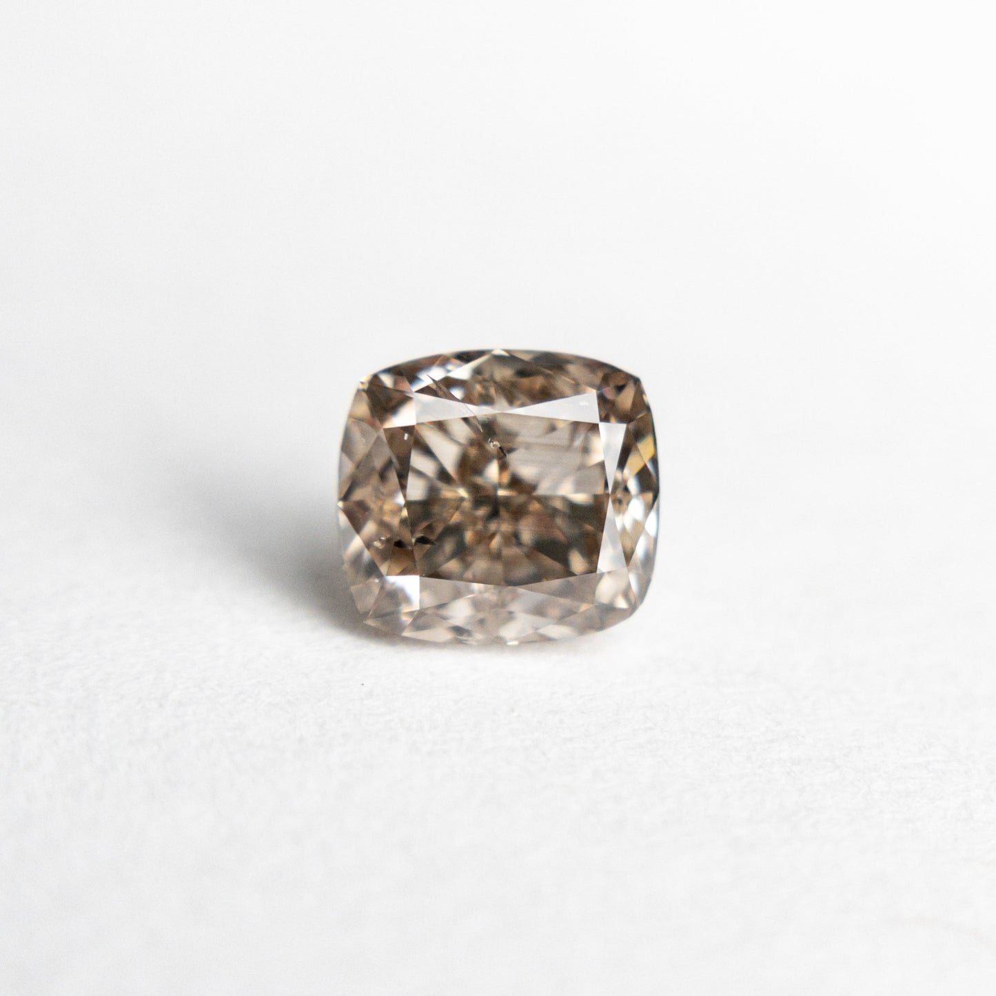 1.02ct 5.27x5.76x3.70mm I1 C4 クッション ブリリアント 20705-09