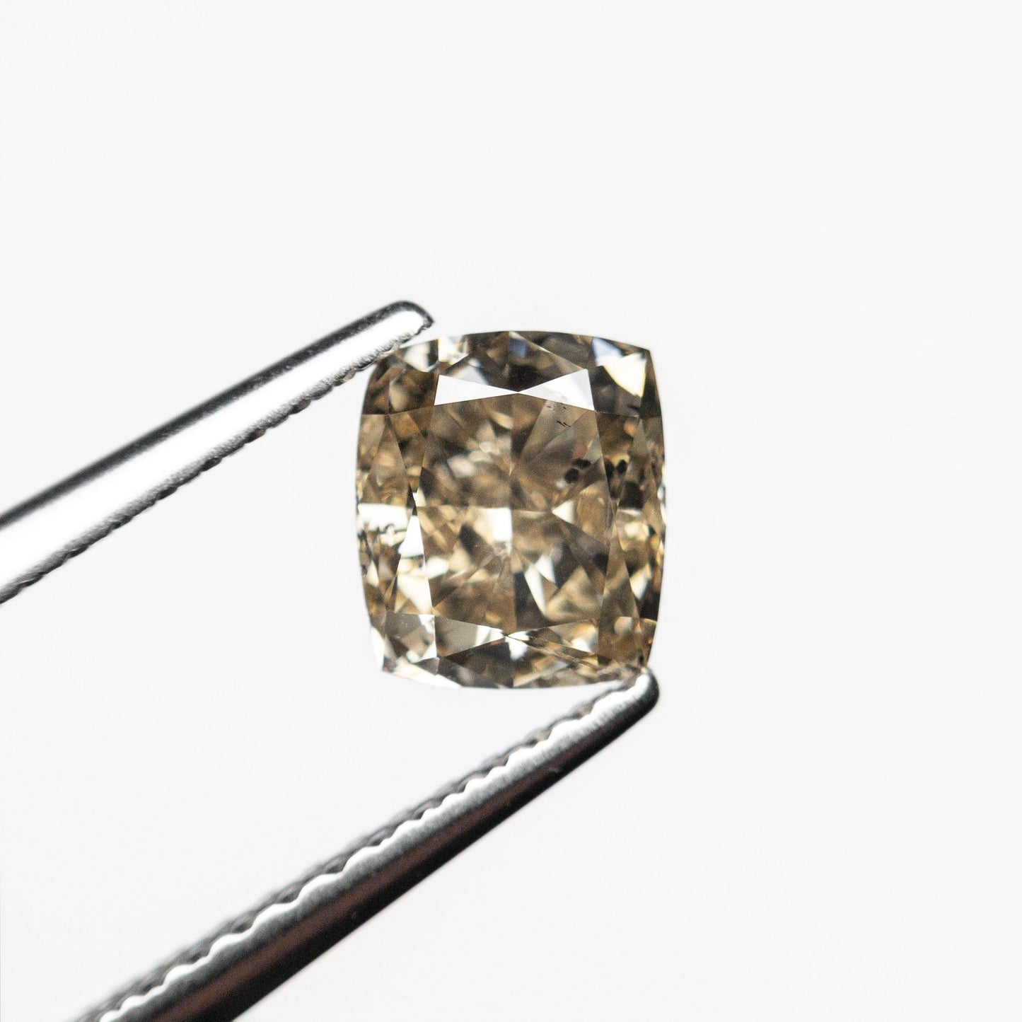 1.01ct 5.80x4.98x3.66mm SI3 C4 クッション ブリリアント 20705-38