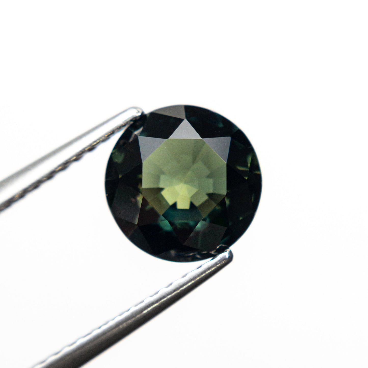 2.46ct 7.93x7.87x4.89mm ラウンド ブリリアント サファイア 20960-01