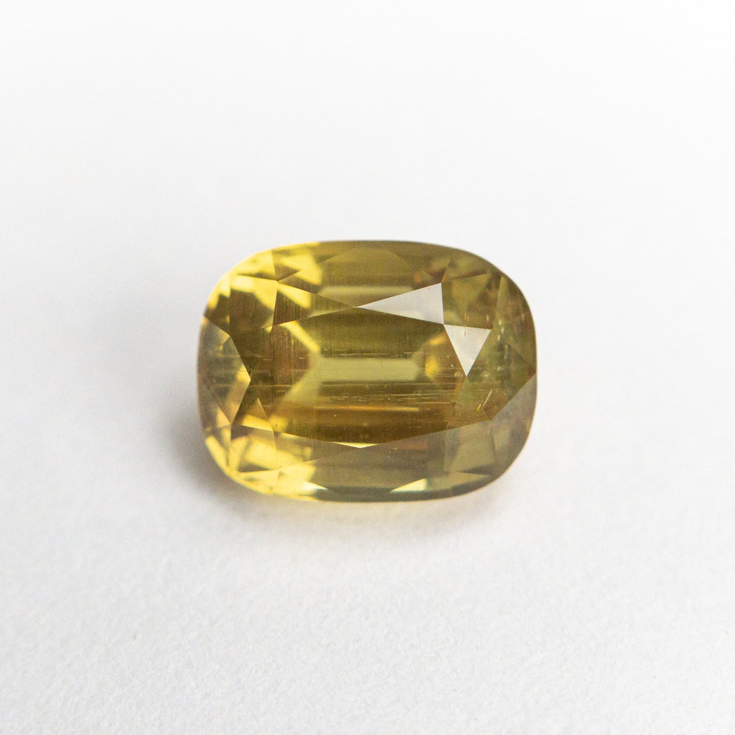 2.24ct 7.72x5.94x4.99mm クッション ブリリアント カット サファイア 21574-01