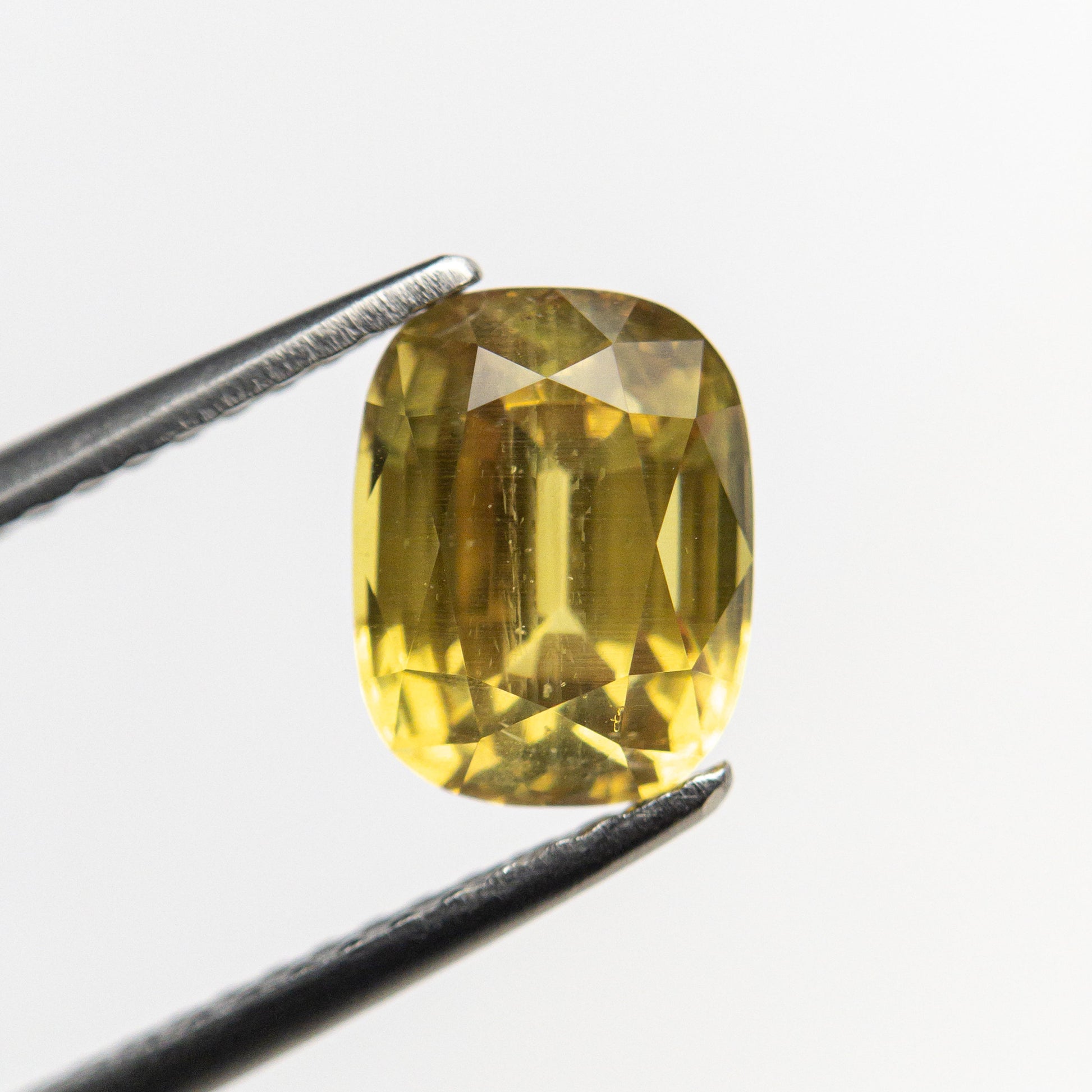 2.24ct 7.72x5.94x4.99mm クッション ブリリアント カット サファイア 21574-01