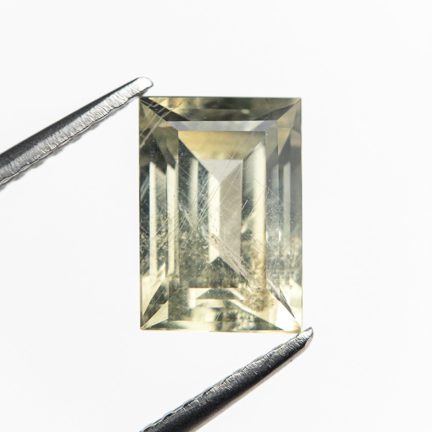 2.53ct 8.93x6.18x4.39mm レクタングル ステップ カット サファイア 21575-01